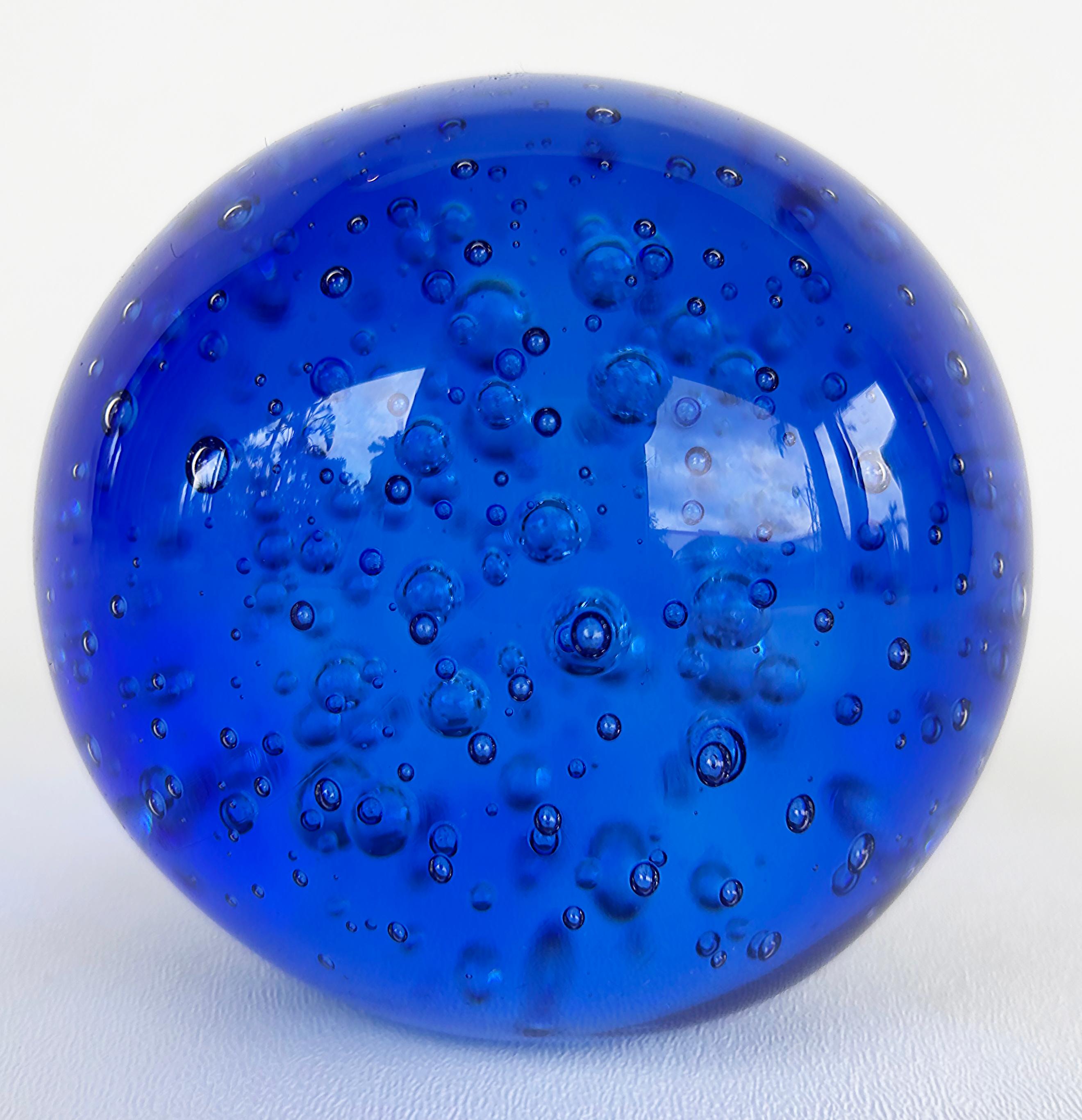 Italian V. Nasson & Co. Bucalante Murano Glass Paperweight, Signed For Sale