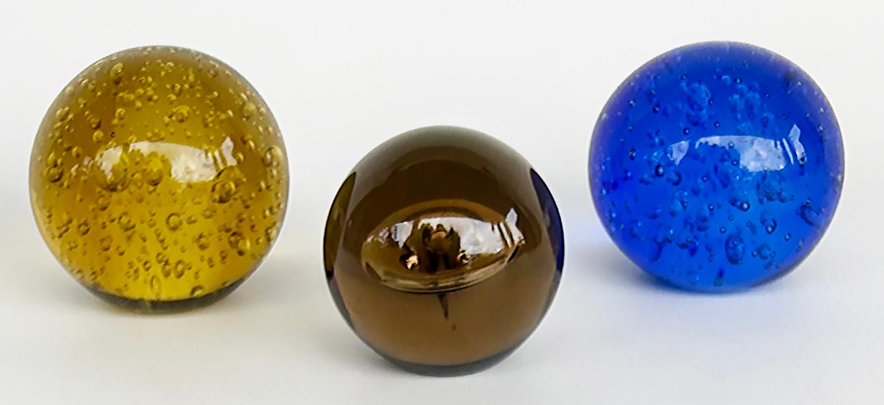 V. Nasson & Co. Bucalante Murano Glass Paperweight, Signed For Sale 1