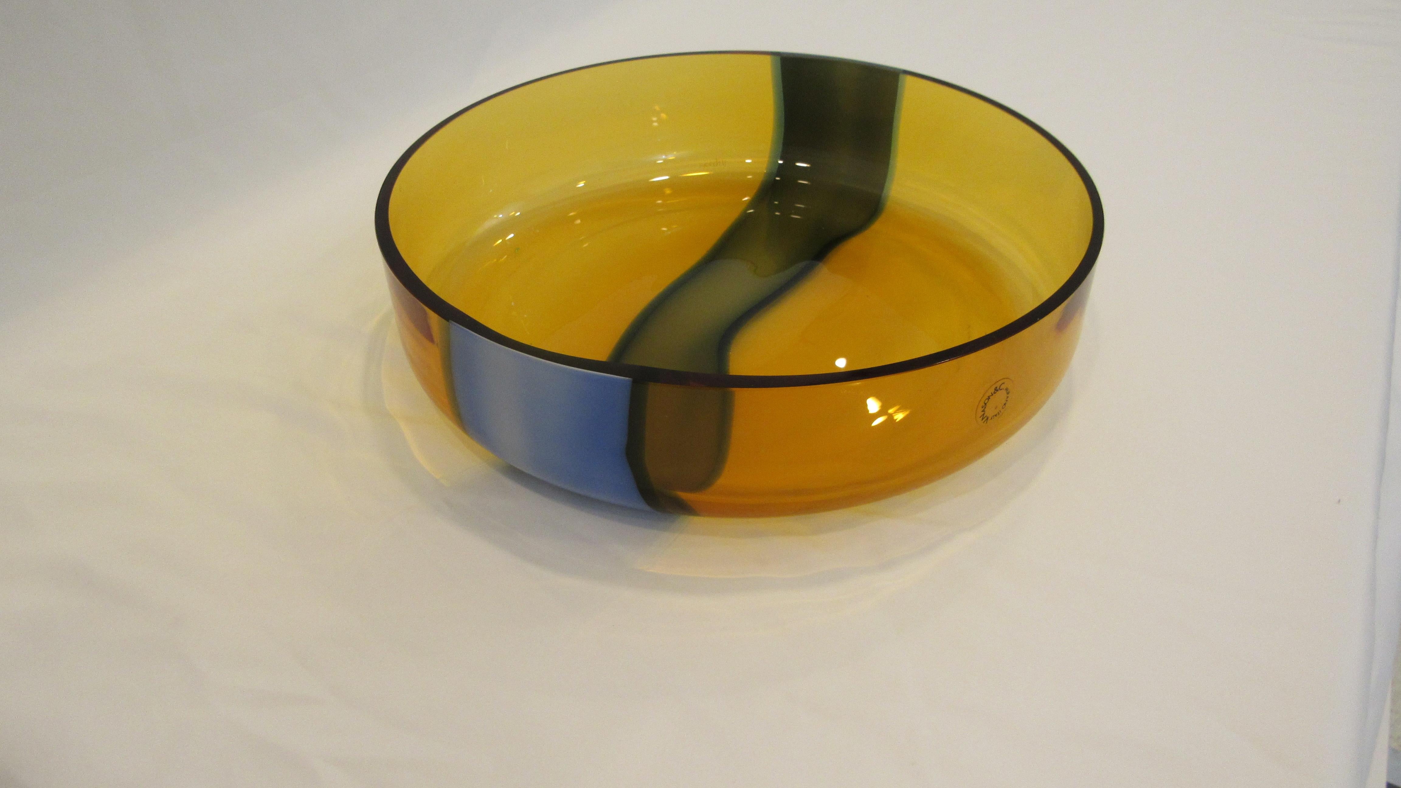V. Nasson & Co. Vintage Hand Blown Murano Glass Bowl Amber and Blue In Excellent Condition For Sale In Miami, FL