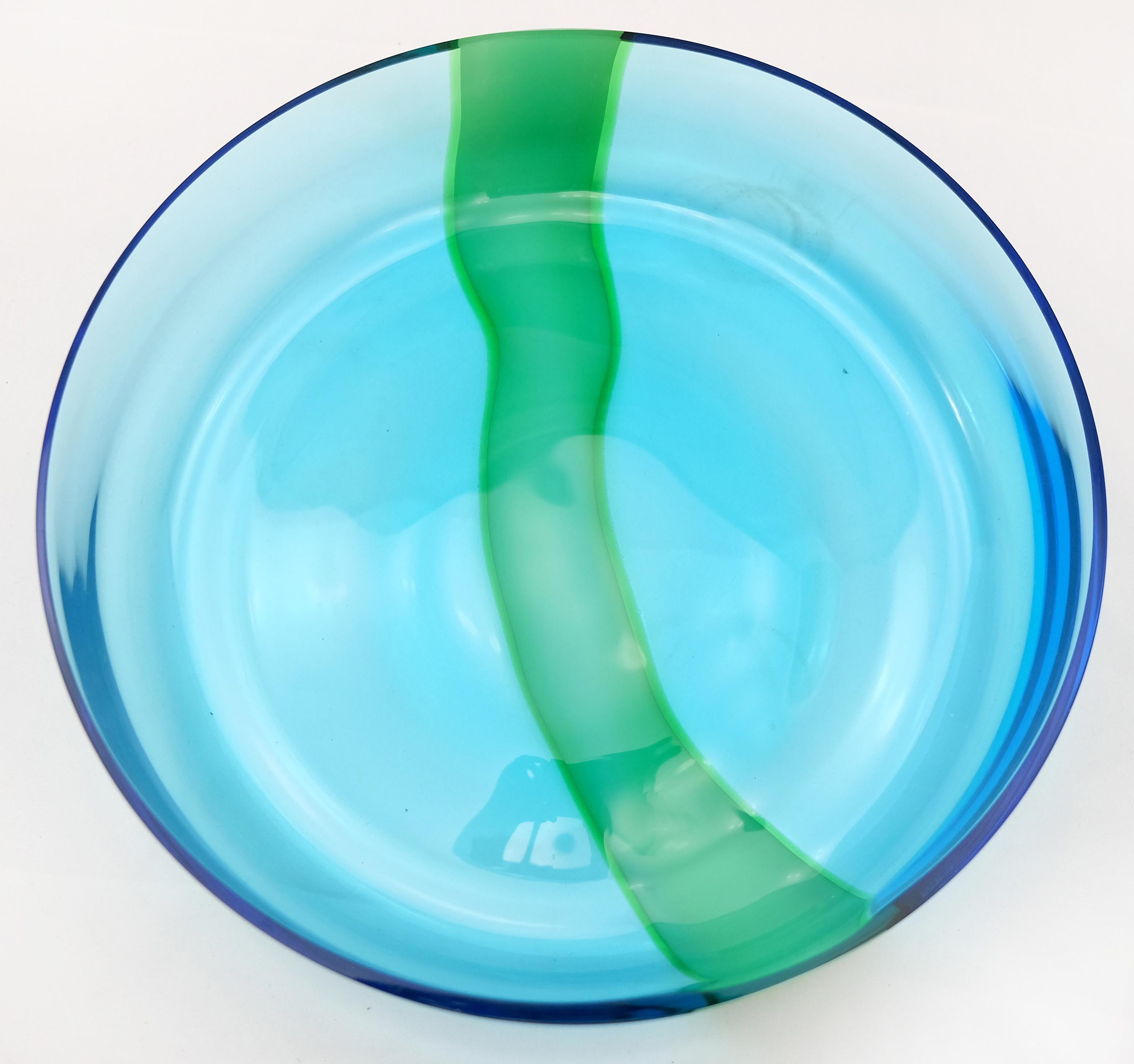 Offered for sale is a new unused blue and green Murano glass bowl by V. Nasson & Co. Vincenzo Nason established his glassworks, Vincenzo Nason & Cie (VNC) on the island of Murano, Venice, Italy in 1967, after having previously worked at Venini. The