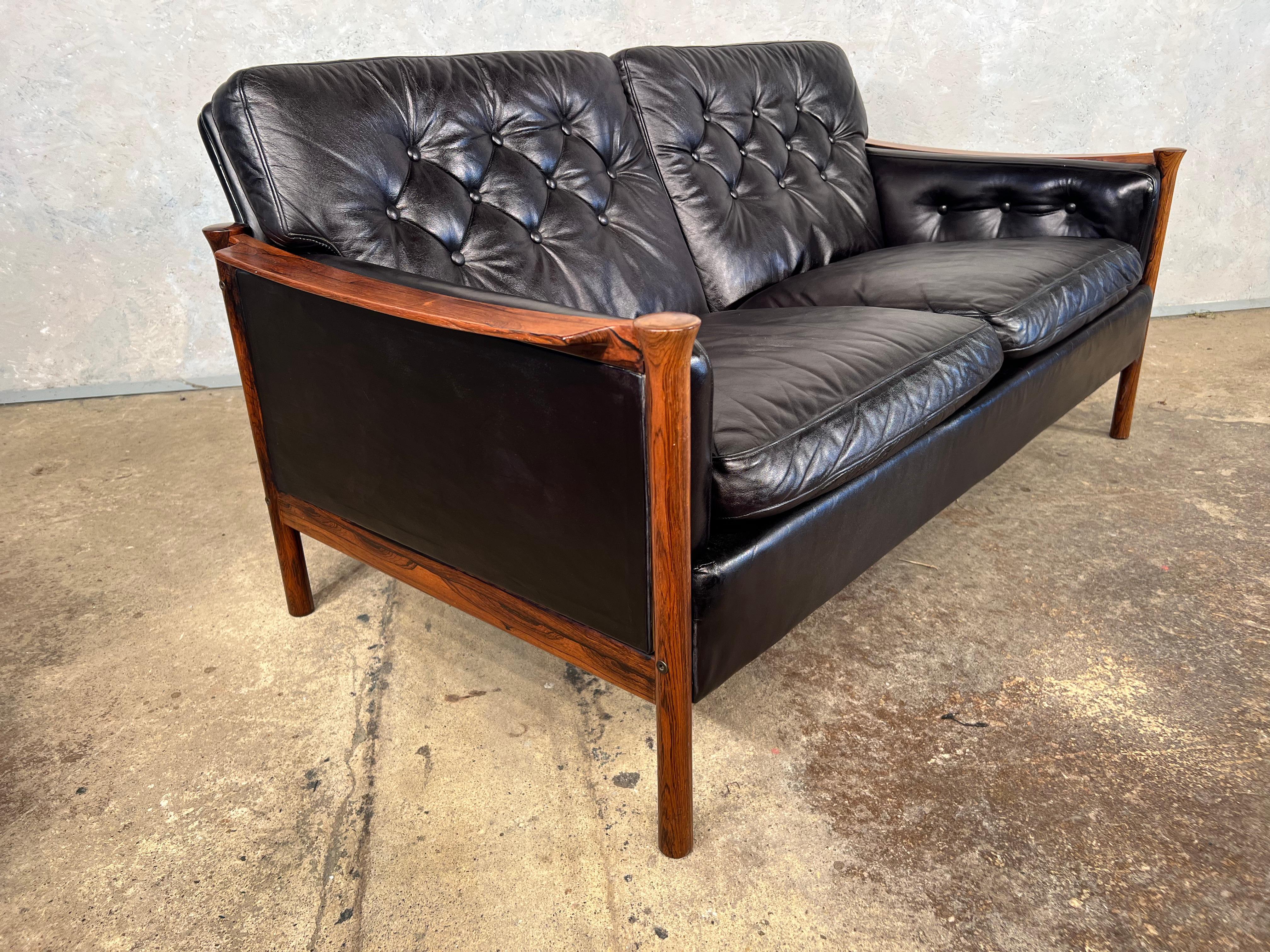 V Neat Two Seater Sofa in Leather by Torbjørn Afdal for Bruksbo Norway 70s #515 For Sale 1