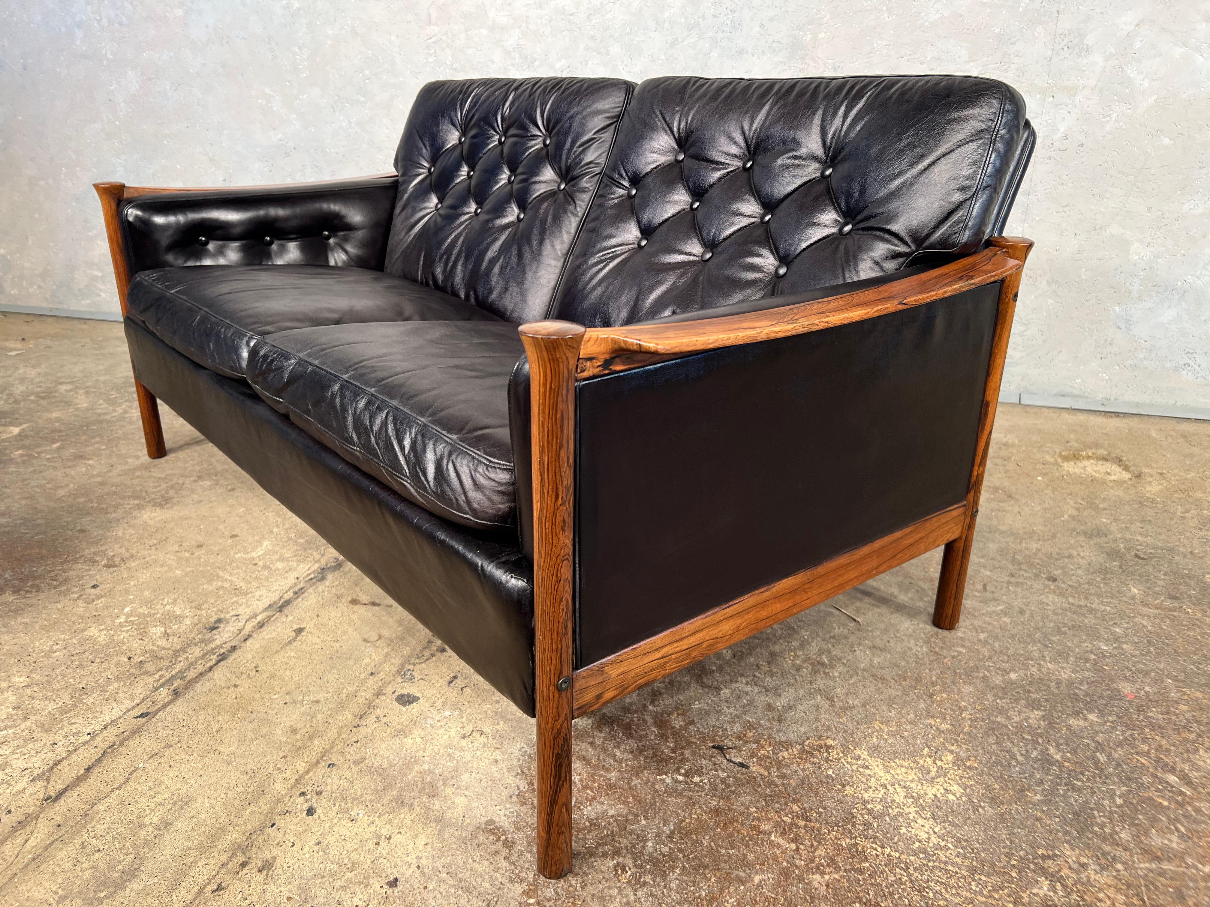 V Neat Two Seater Sofa in Leather by Torbjørn Afdal for Bruksbo Norway 70s #515 For Sale 3