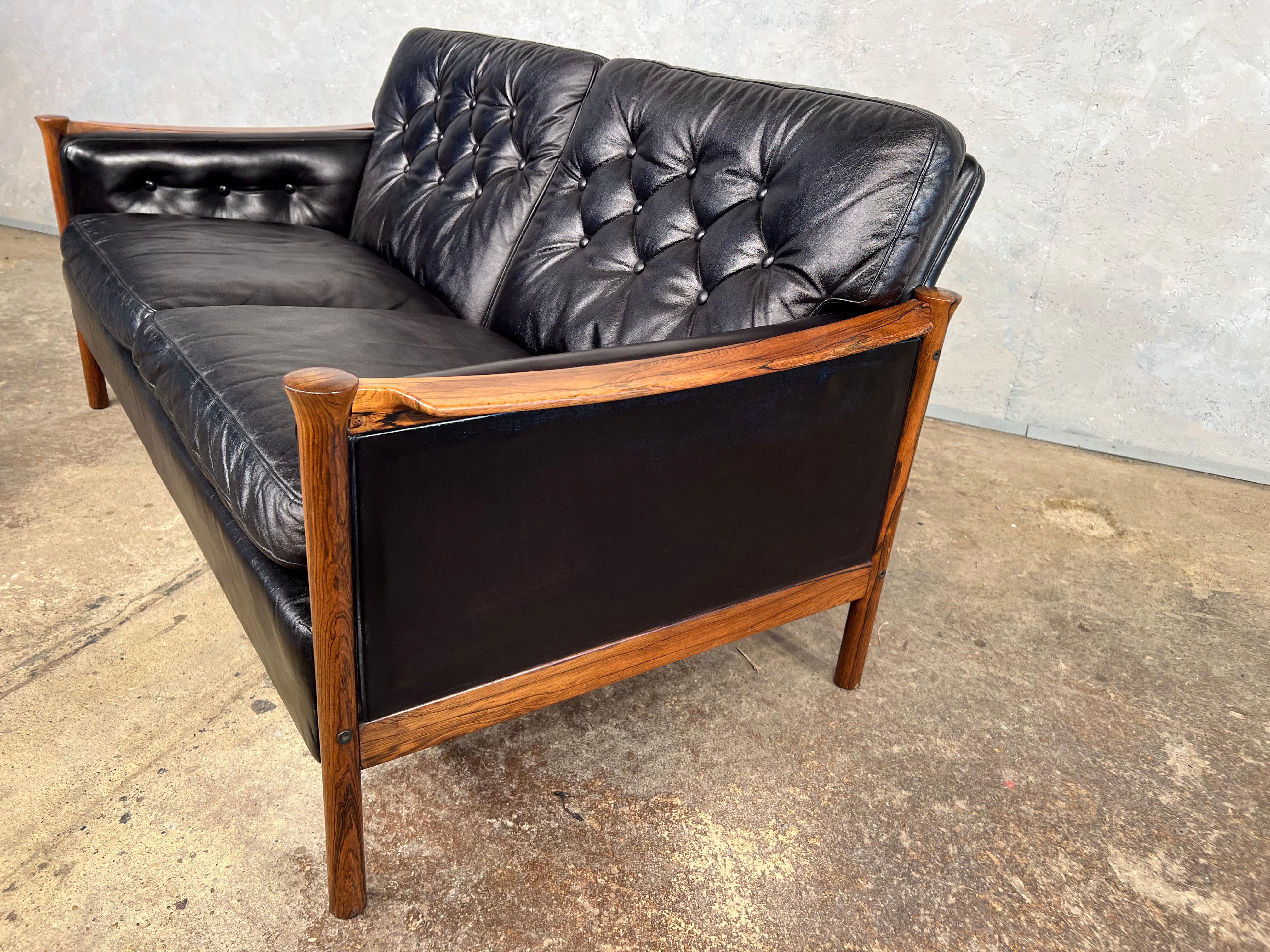 V Neat Two Seater Sofa in Leather by Torbjørn Afdal for Bruksbo Norway 70s #515 For Sale 4
