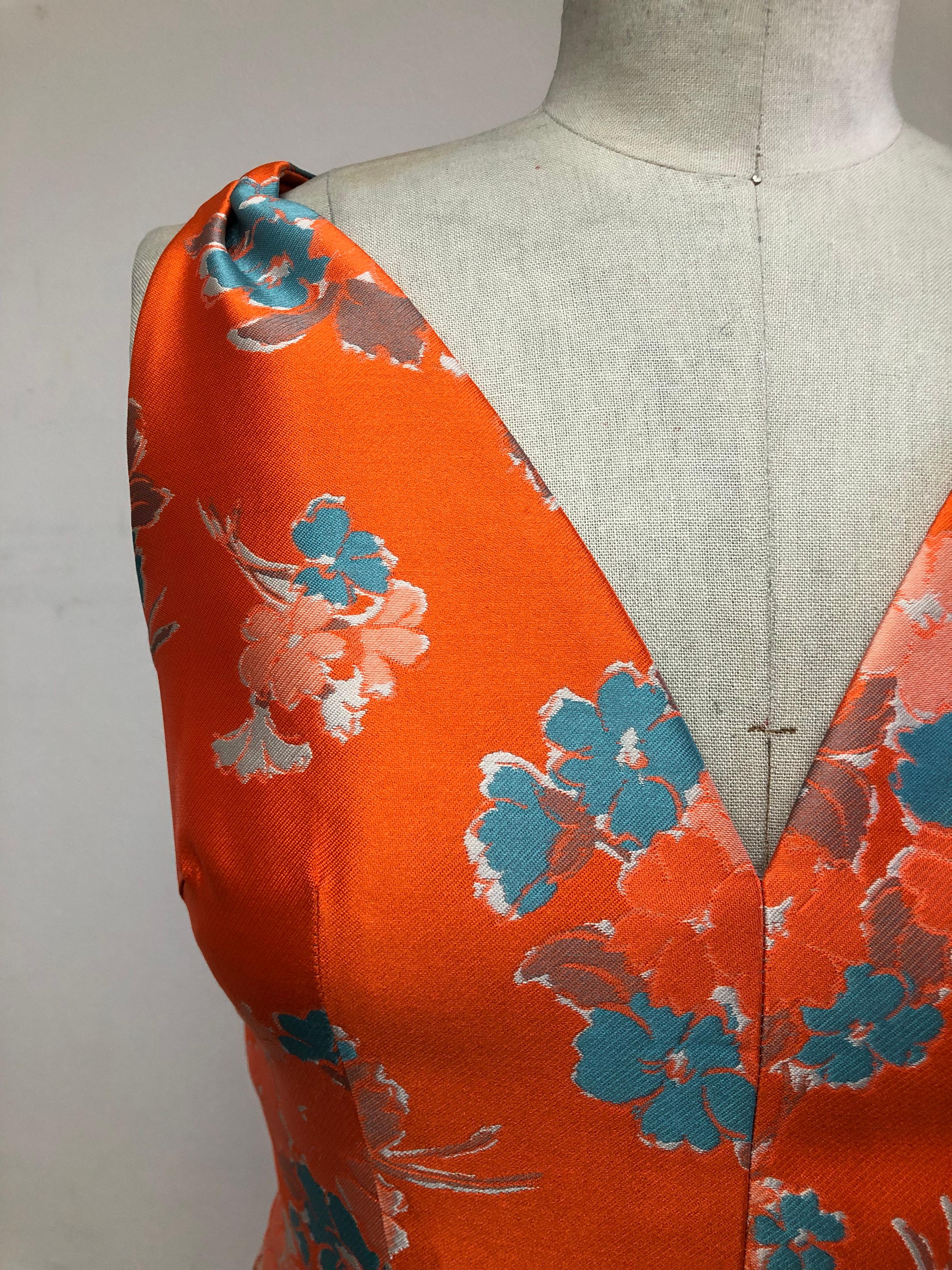 Robe et veste élancées à imprimé floral orange et bleu  Excellent état - En vente à Los Angeles, CA
