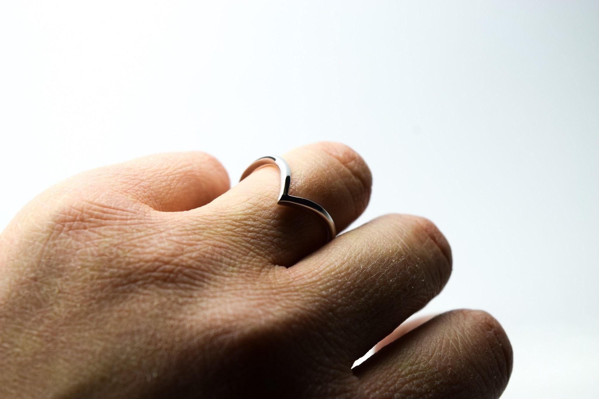 V ring modern bold wedding band 18KT white gold stacking ring GOES WITH ANY RING For Sale 1