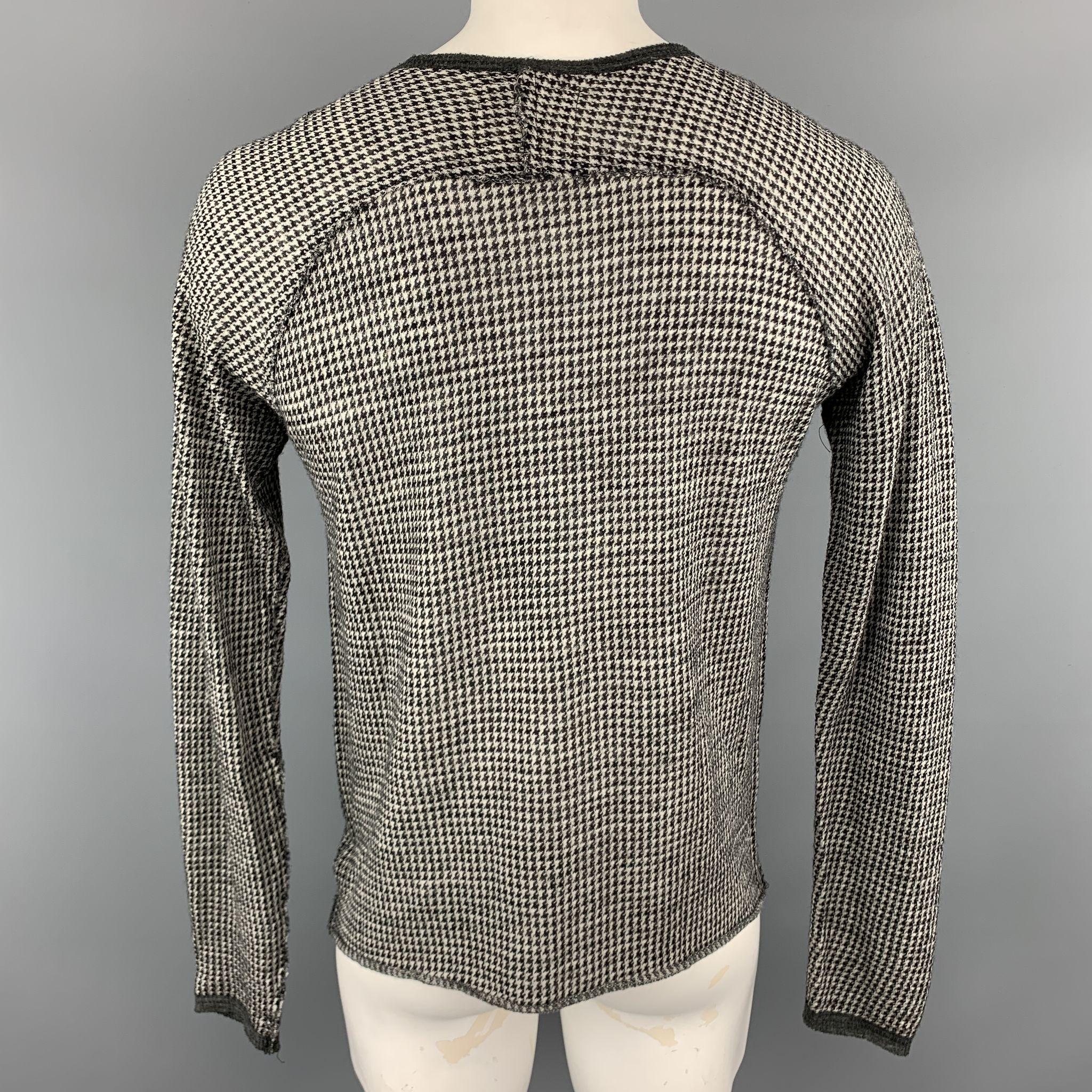 V :: ROOM Size L Black & Grey Houndstooth Wool Raglan Sleeves Pullover Sweater In Good Condition In San Francisco, CA