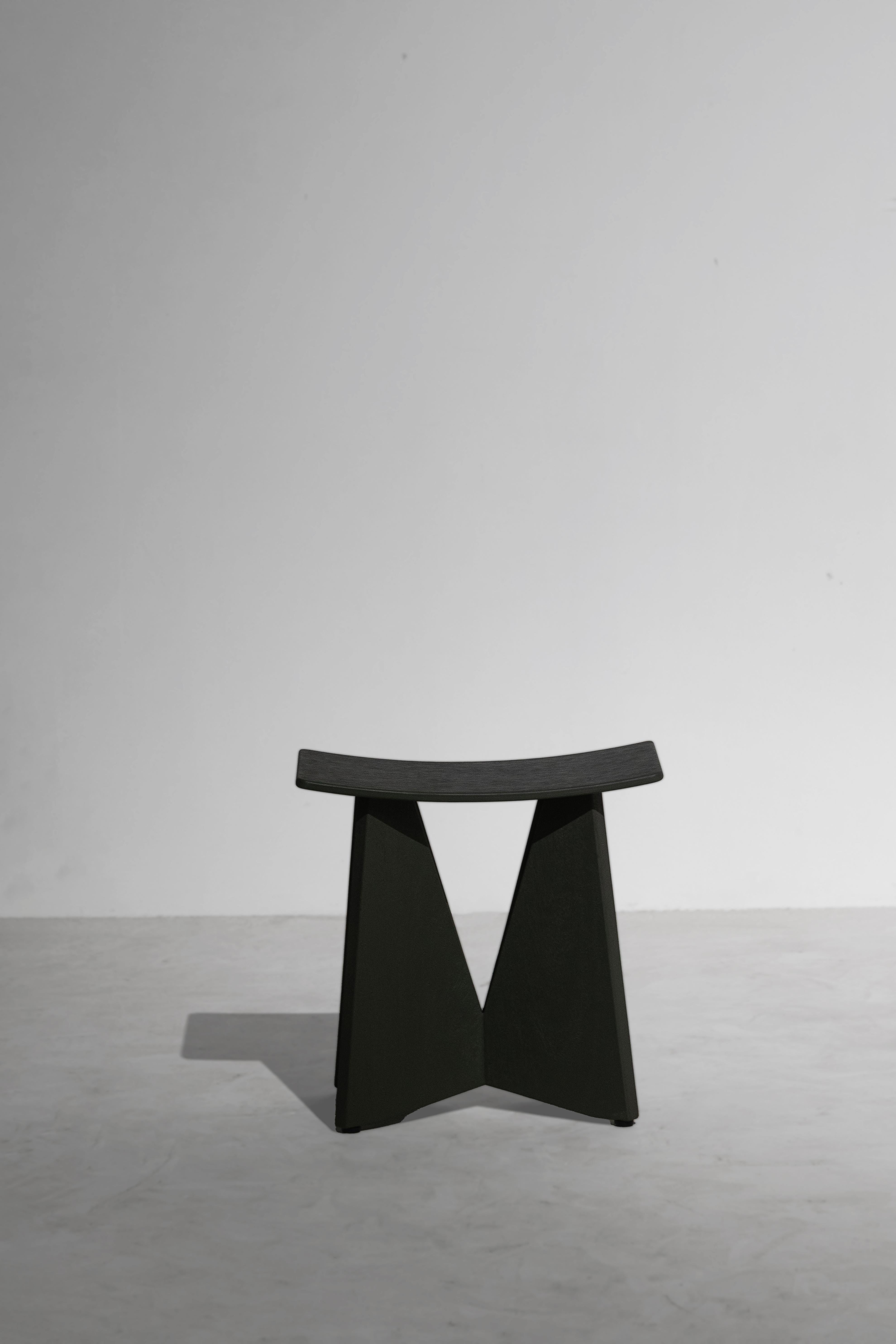 V, Rough Rain Forest Green Monkey Pod Wood Stool In New Condition For Sale In Chiangmai, TH