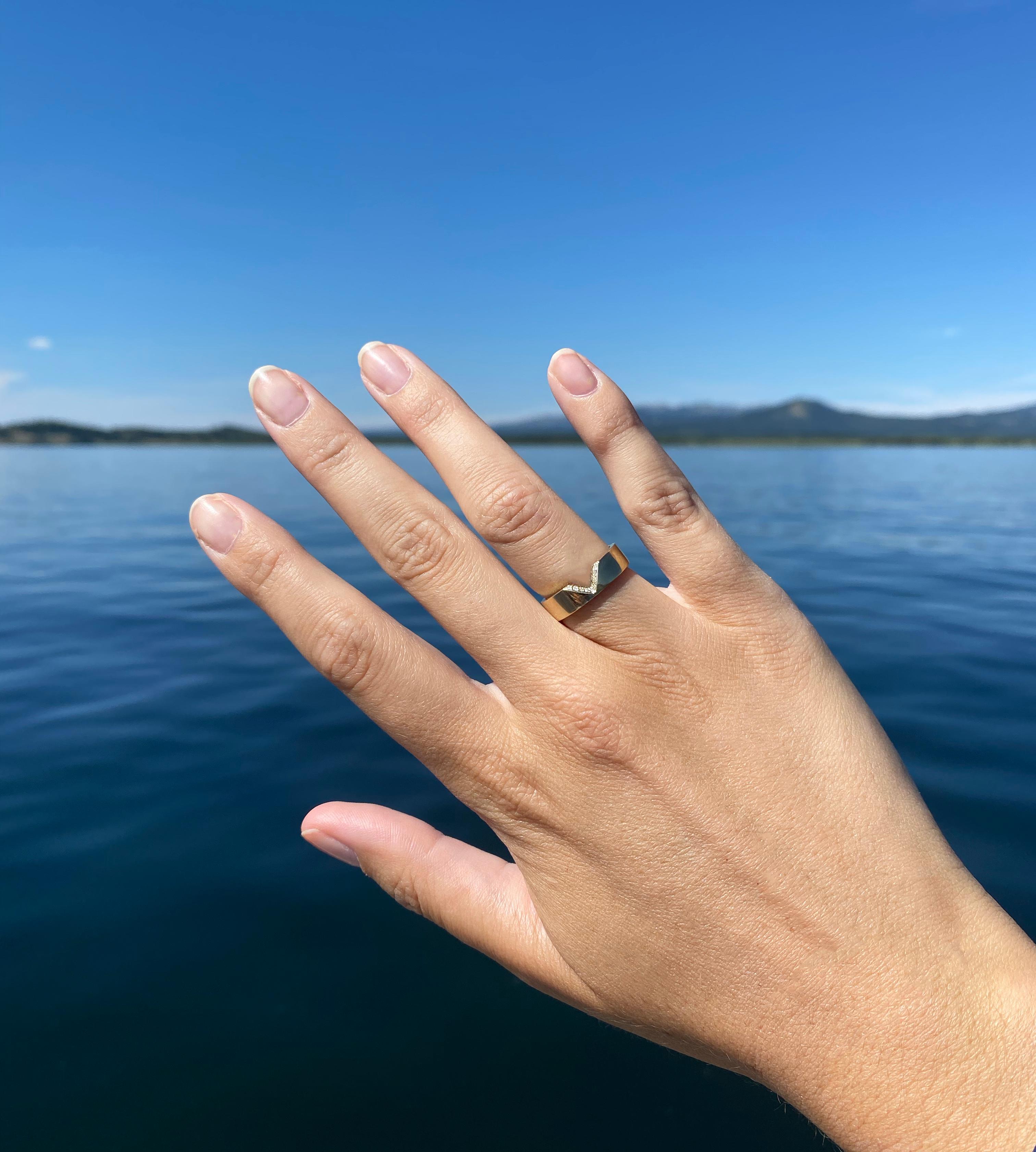 De las mujeres Anillo de diamantes en forma de V y oro amarillo de 14 quilates en venta