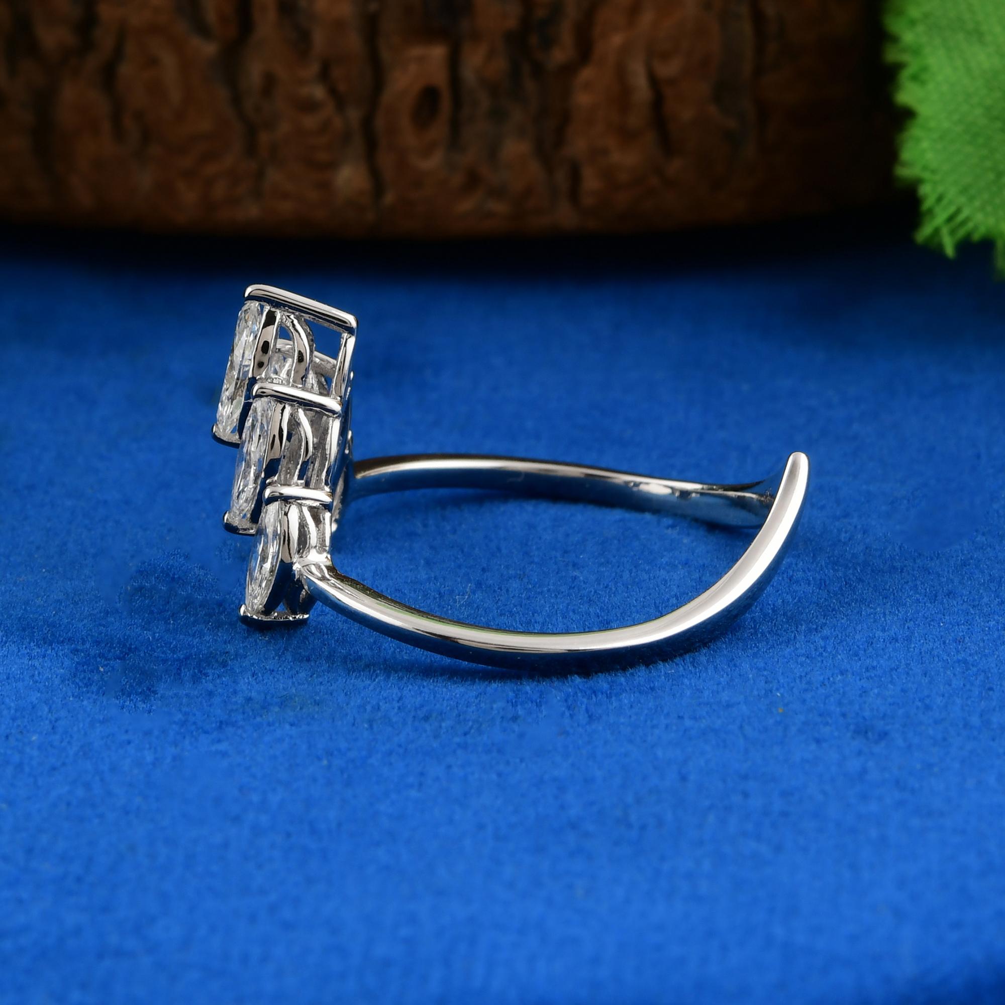 En venta: Anillo apilado de diamantes en forma de V Chevron 0,58cts SI/HI Marquesa Oro Blanco 18k  5