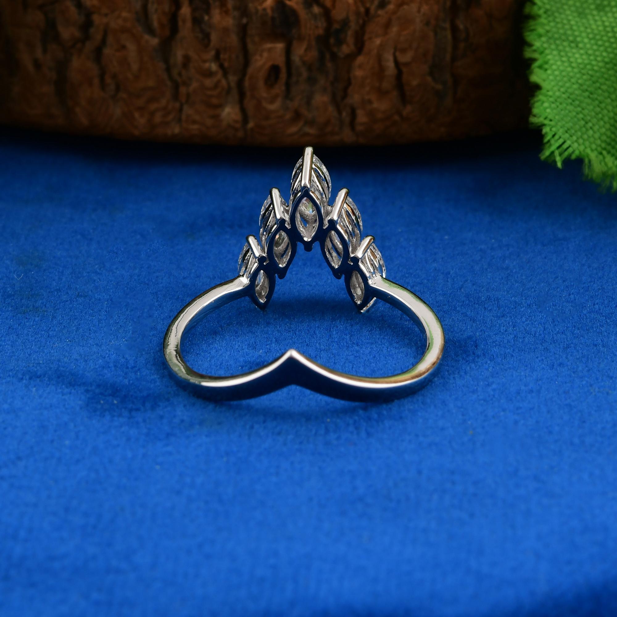 En venta: Anillo apilado de diamantes en forma de V Chevron 0,58cts SI/HI Marquesa Oro Blanco 18k  6