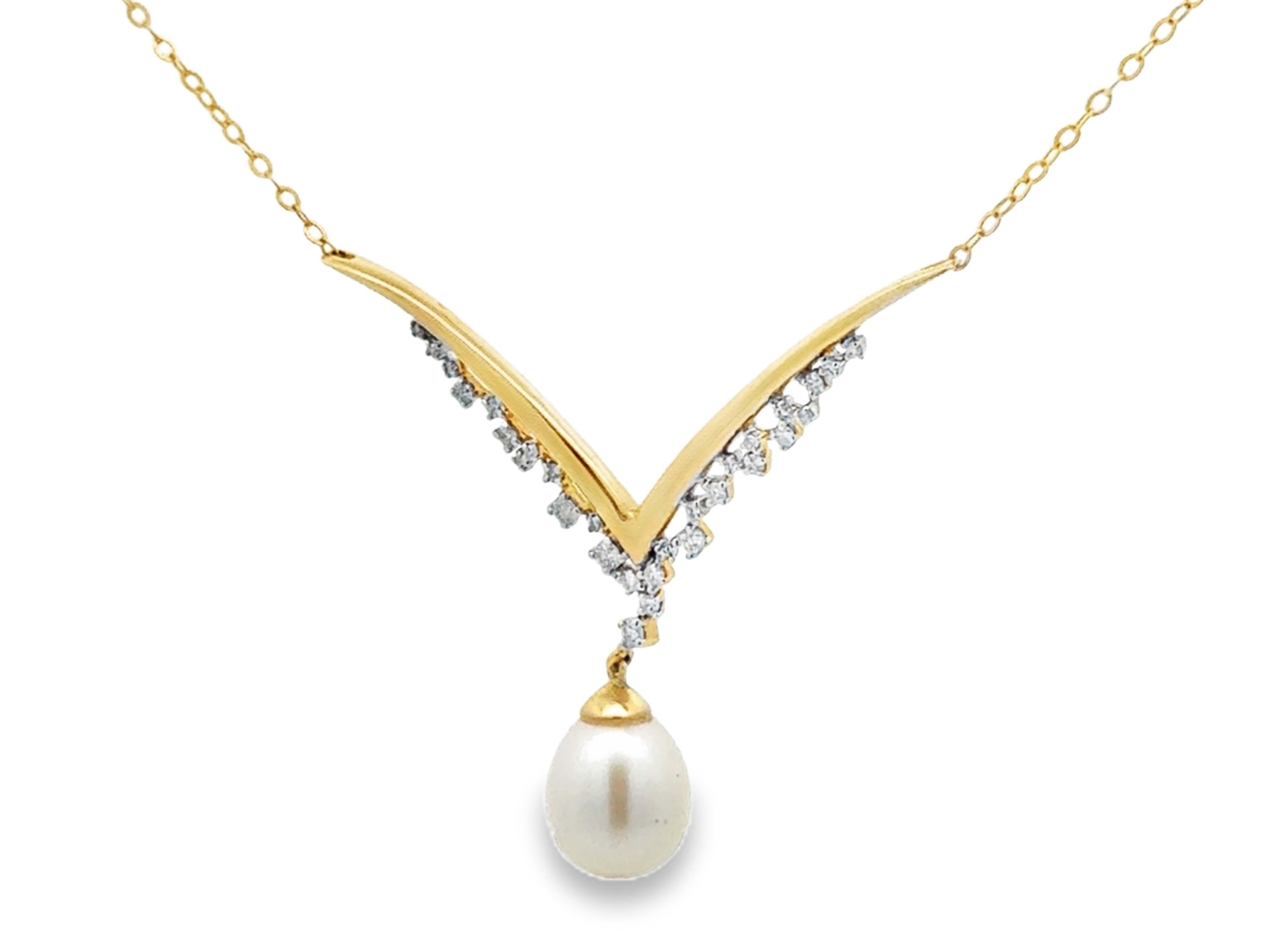 Brilliant Cut V Shaped Diamond and Pearl Drop Pendant Necklace 14k Yellow Gold For Sale