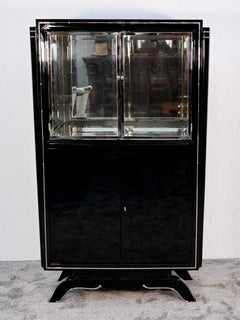 V-Shaped Dry Bar Cabinet in High-Gloss Black Lacquer, Art Deco, France, 1930s