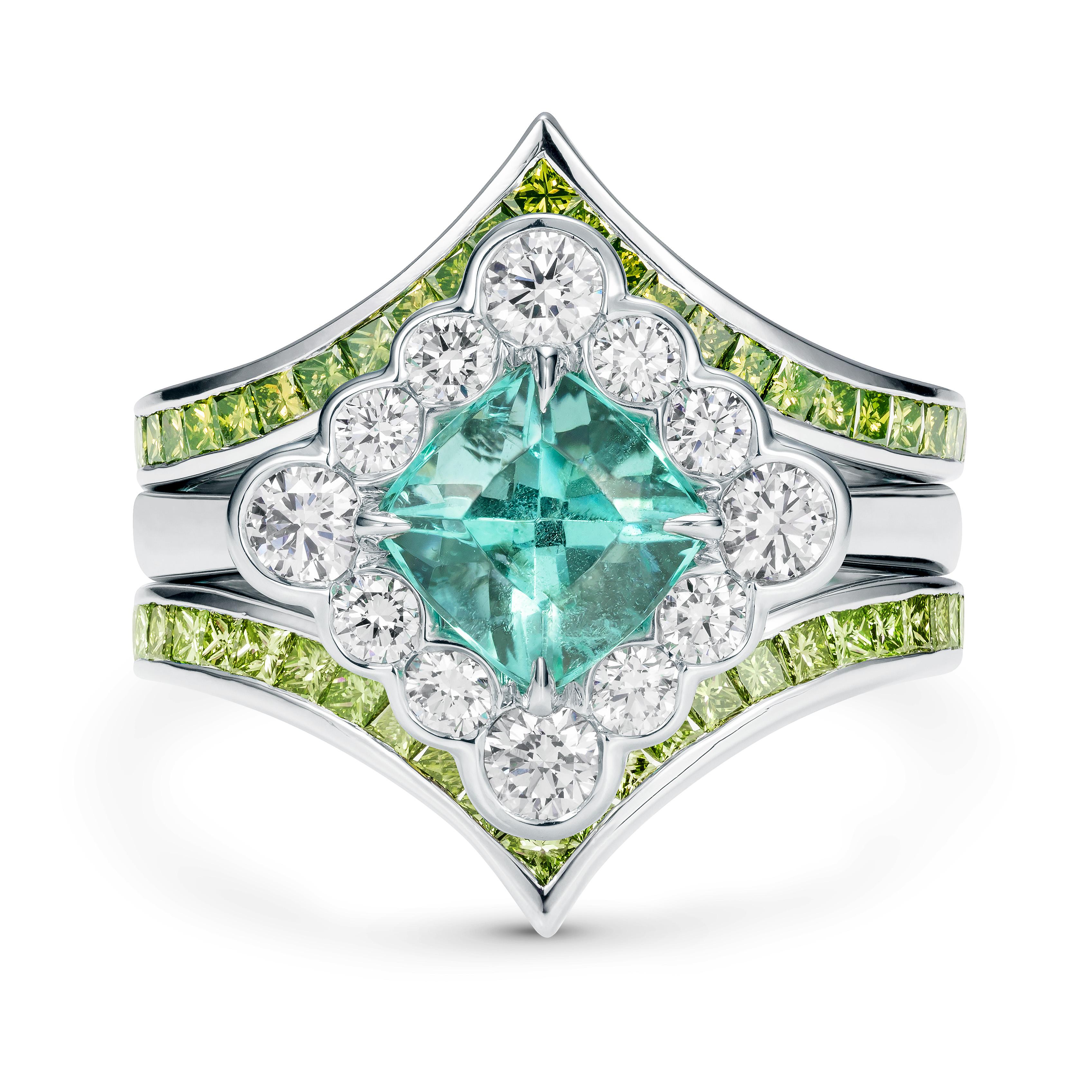 Women's Marcel Salloum V Shaped Forest Green Princess Cut Diamond Ring For Sale