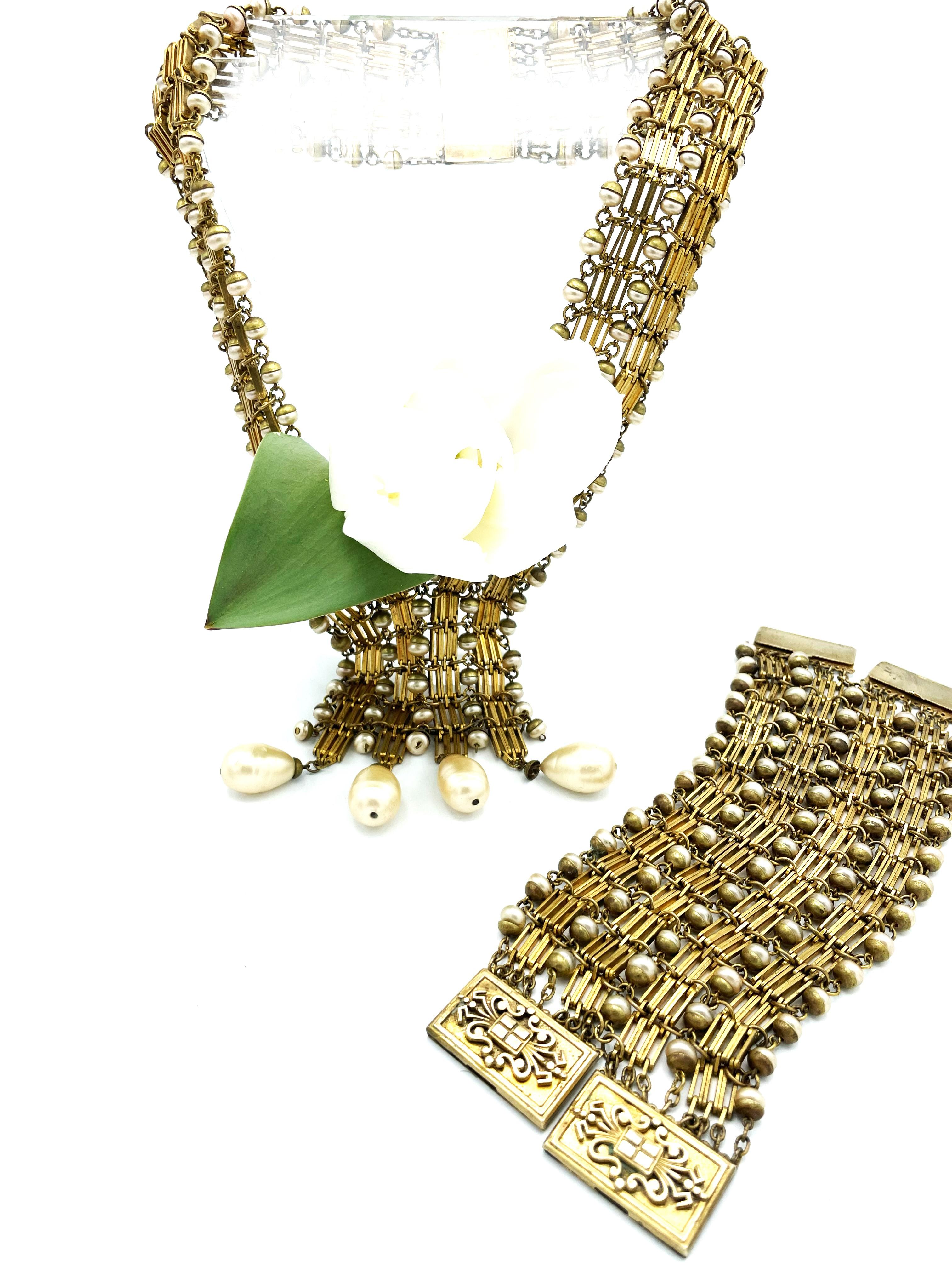  V-SHAPED NECKLACE, early 1940's, gold plated, handmade pearls, Made in France  For Sale 7