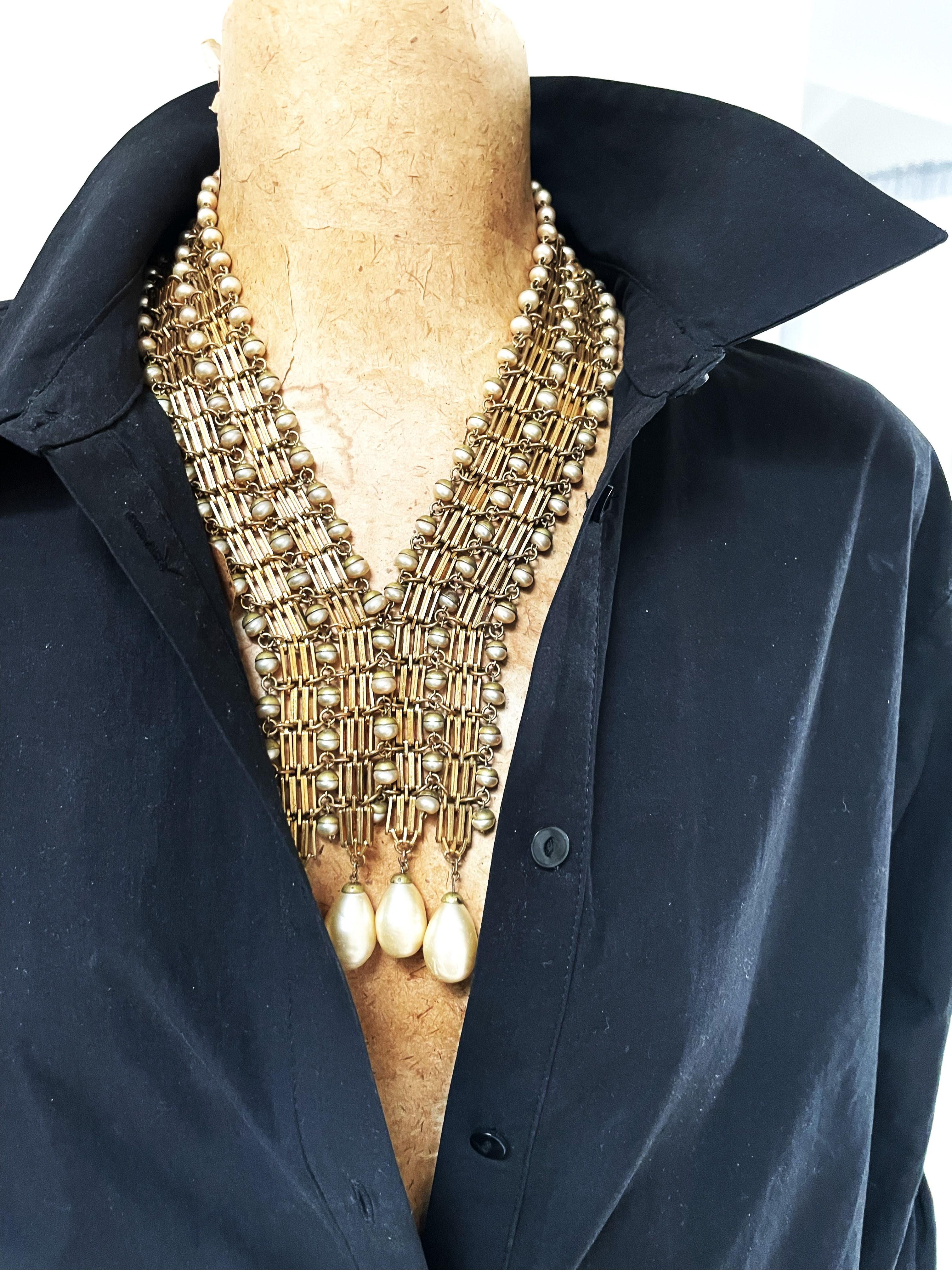 French Cut  V-SHAPED NECKLACE, early 1940's, gold plated, handmade pearls, Made in France  For Sale