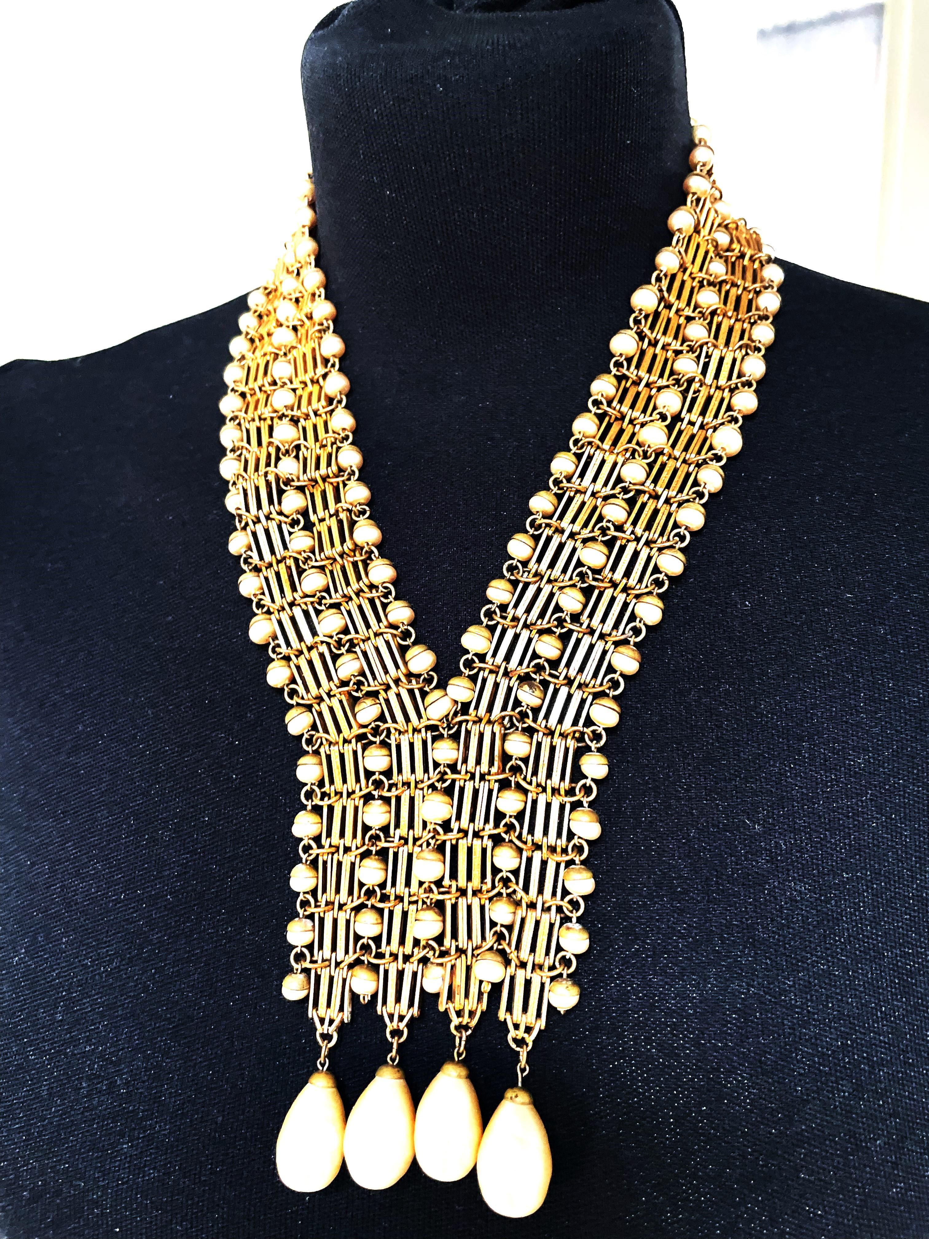  V-SHAPED NECKLACE, early 1940's, gold plated, handmade pearls, Made in France  For Sale 1
