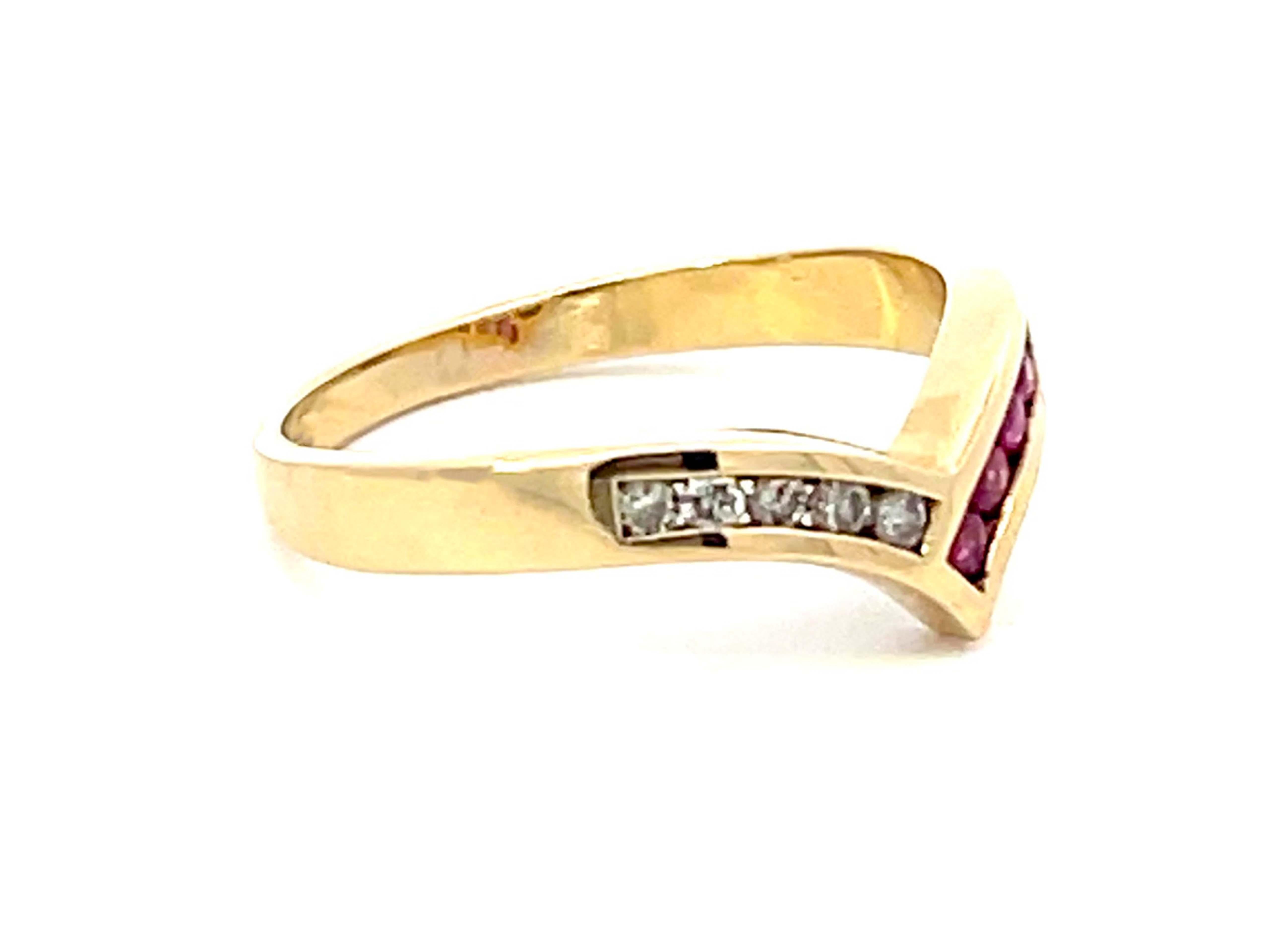 Modern V Shaped Ruby Diamond Band Ring in 14k Yellow Gold For Sale