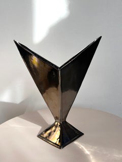 V-Vessel, jarrón de cerámica altamente reflectante de Alexey Krupinin