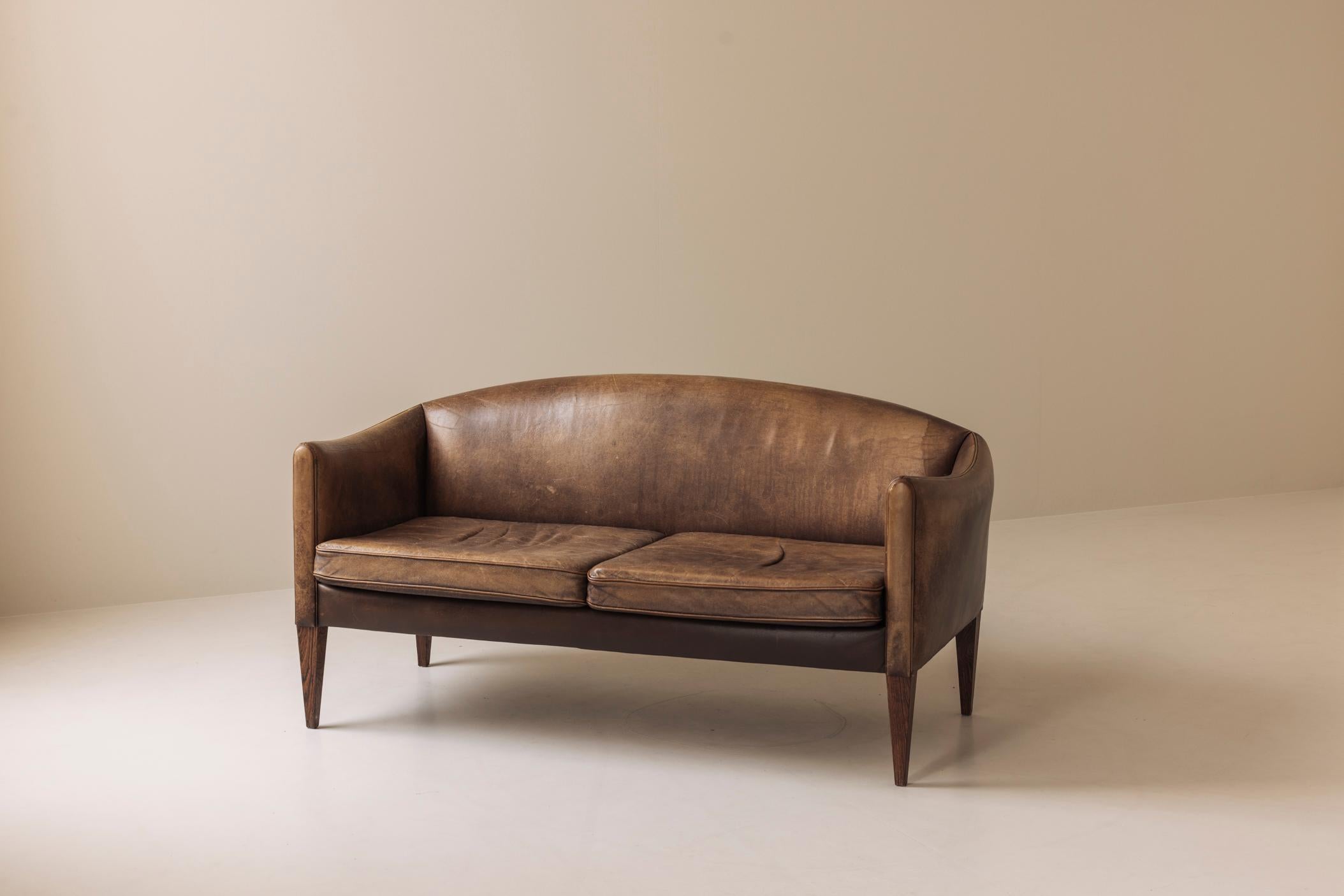 Canapé V12 par Illum Wikkelsø pour Holger Christiansen, Danemark, années 1960 en vente 4