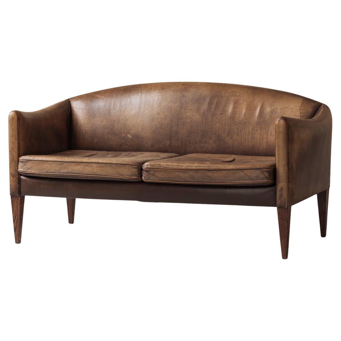 Canapé V12 par Illum Wikkelsø pour Holger Christiansen, Danemark, années 1960 en vente