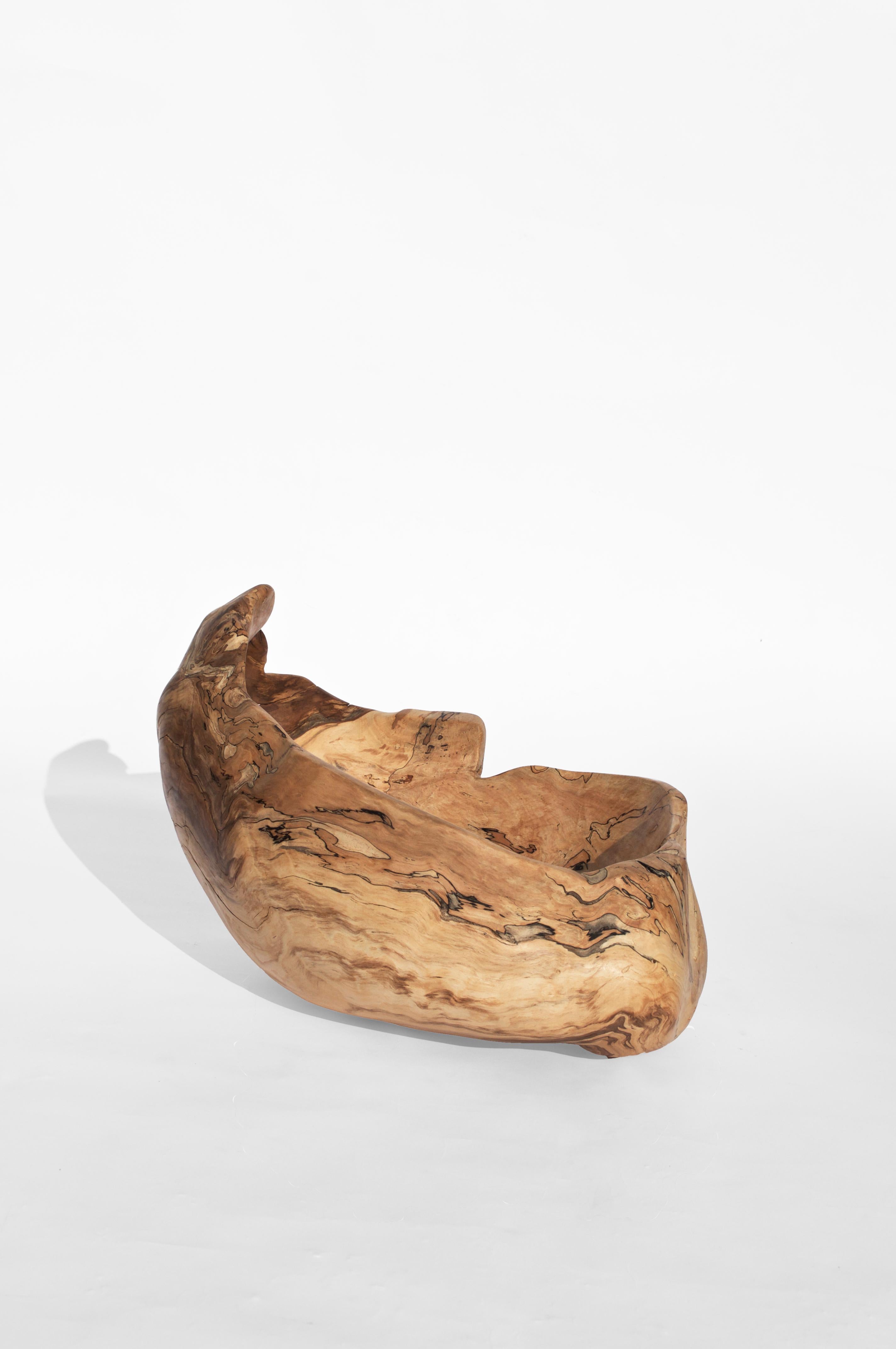 V21034 Vessel in Natural Beech Wood by Jörg Pietschmann
Dimensions: D 34 x W 42 x H 30 cm.
Materials: Beech wood.

In Pietschmann’s sculptures, trees that for centuries were part of a landscape and founded in primordial forces tell stories inscribed