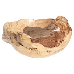 V21034 Vessel in Natural Beech Wood by Jörg Pietschmann
