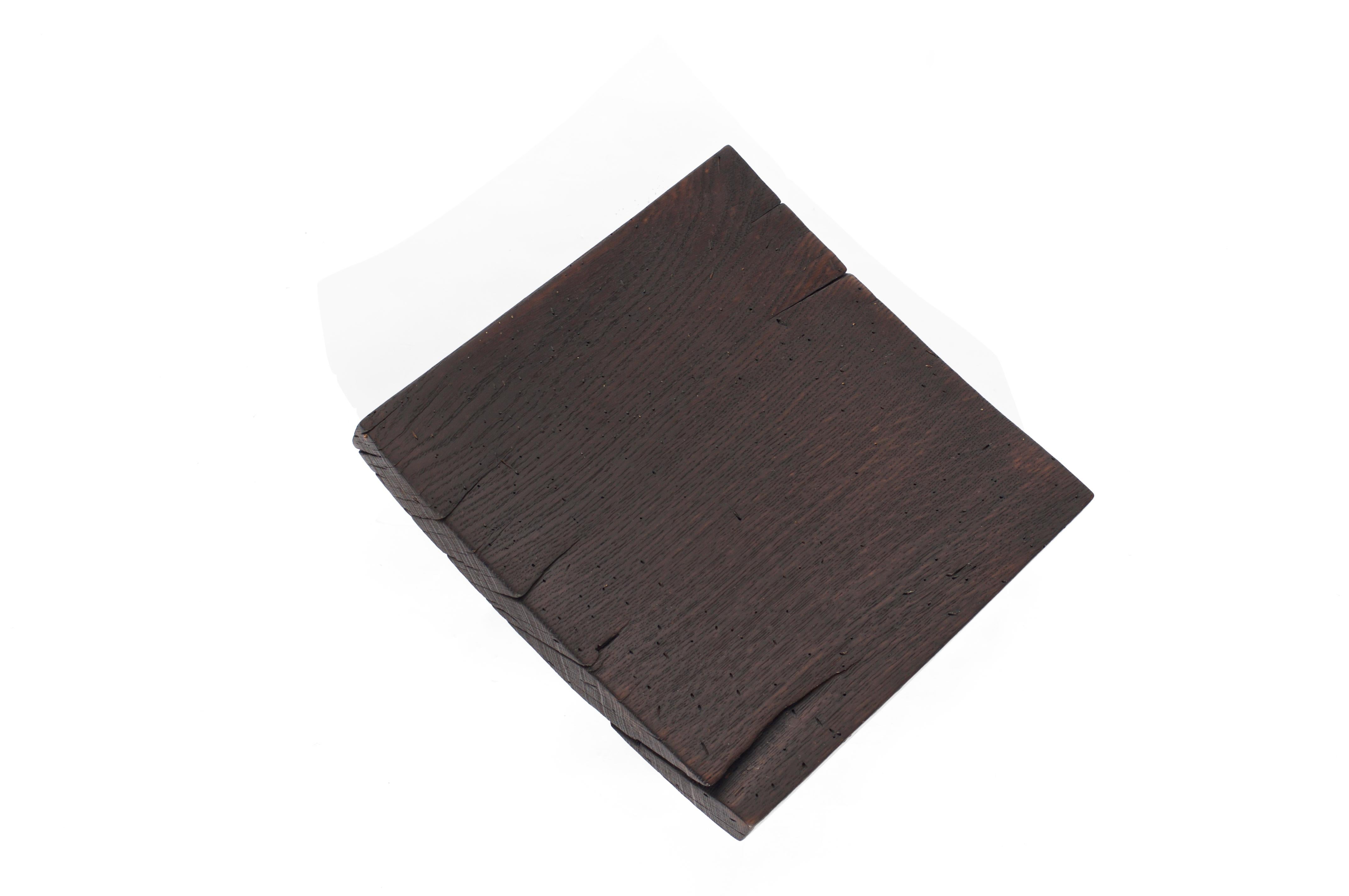Altro V21054 Vaso in Wood Oak Wood bruciato di Jörg Pietschmann in vendita