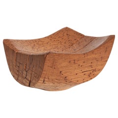 V21074 Vessel in Natural Oak Wood by Jörg Pietschmann