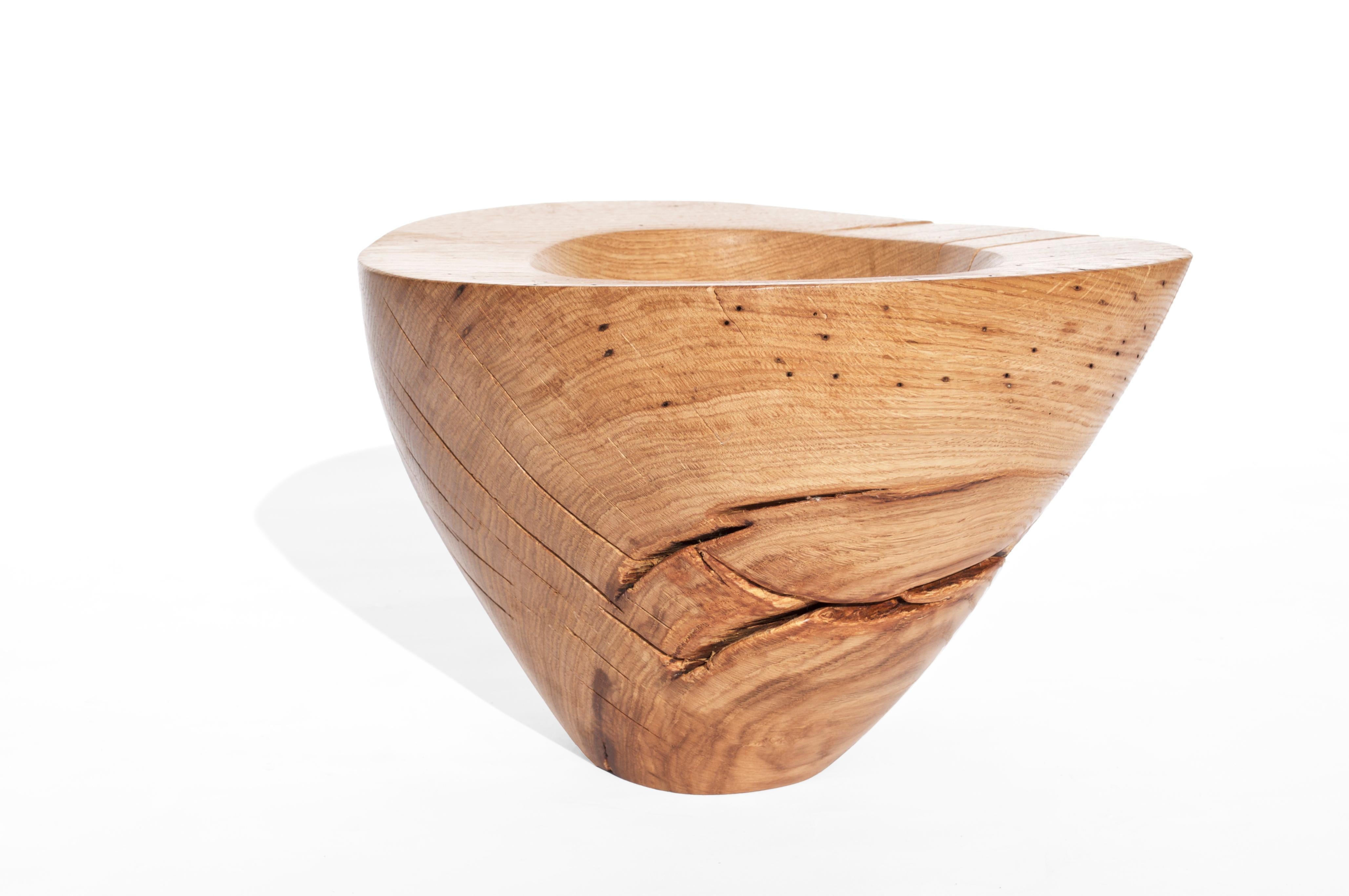 Contemporary V21114 Vessel in Natural Oak Wood by Jörg Pietschmann For Sale