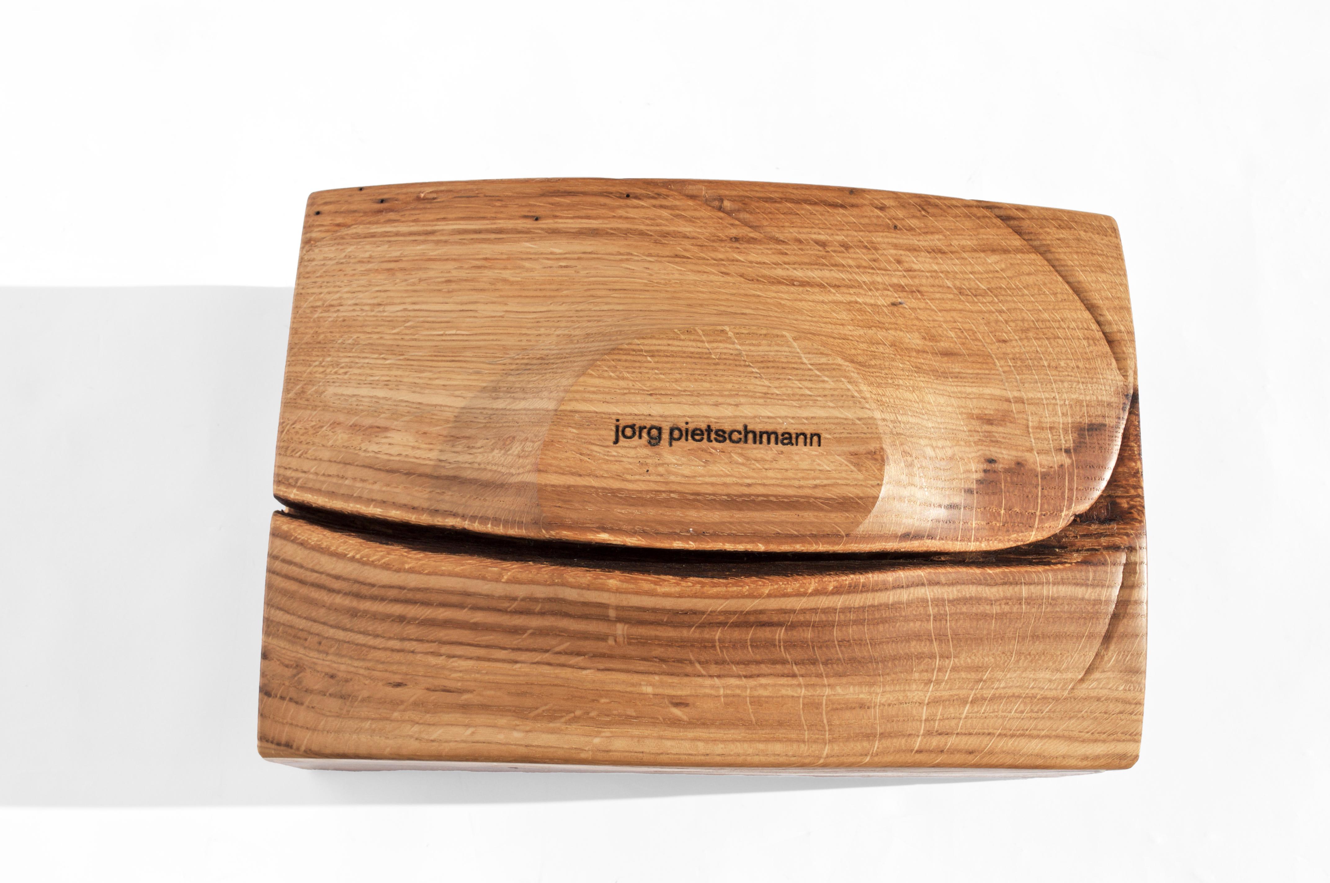 German V21144 Vessel in Natural Oak Wood by Jörg Pietschmann For Sale