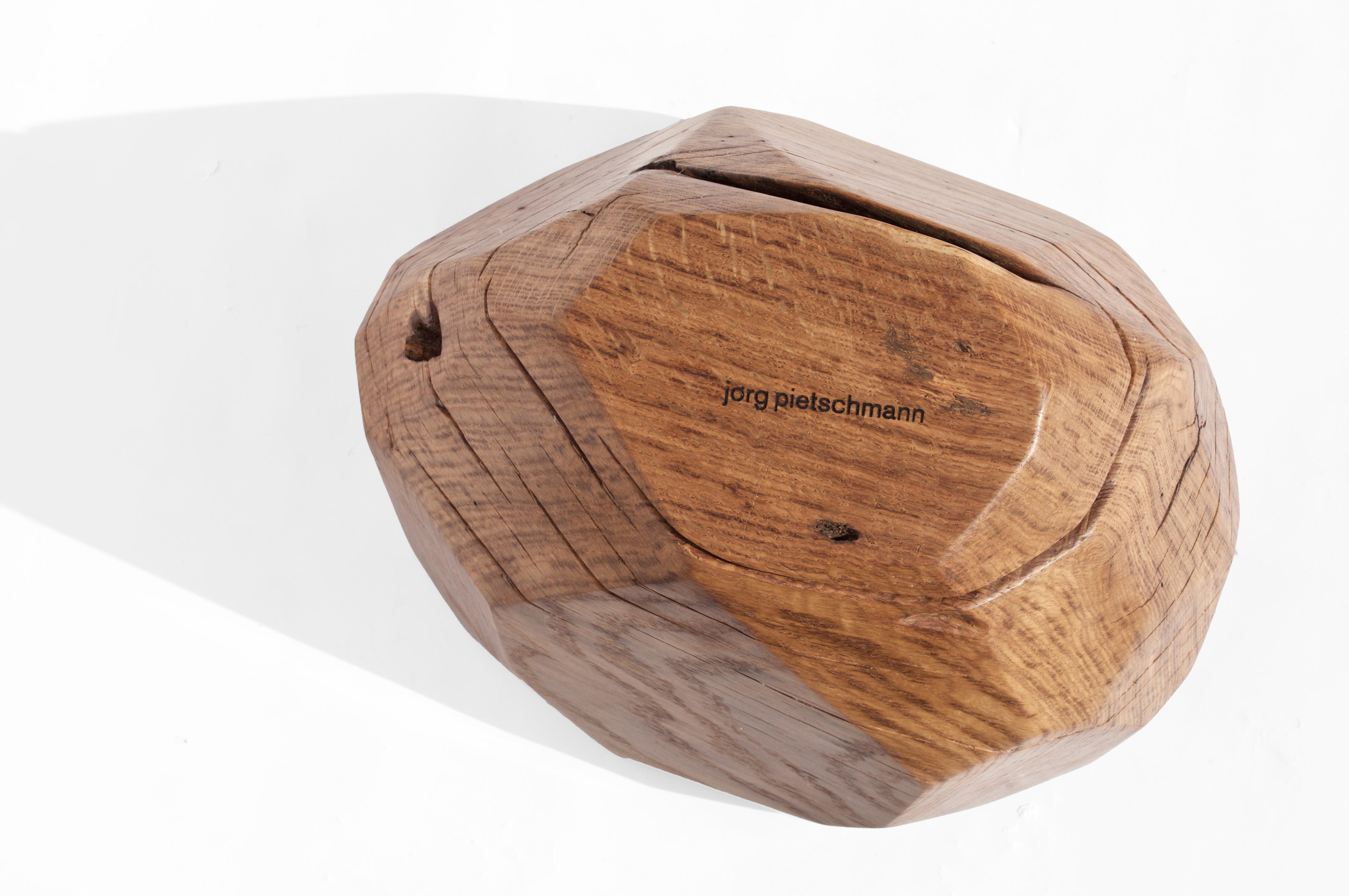 Contemporary V21194 Vessel in Natural Oak Wood by Jörg Pietschmann For Sale