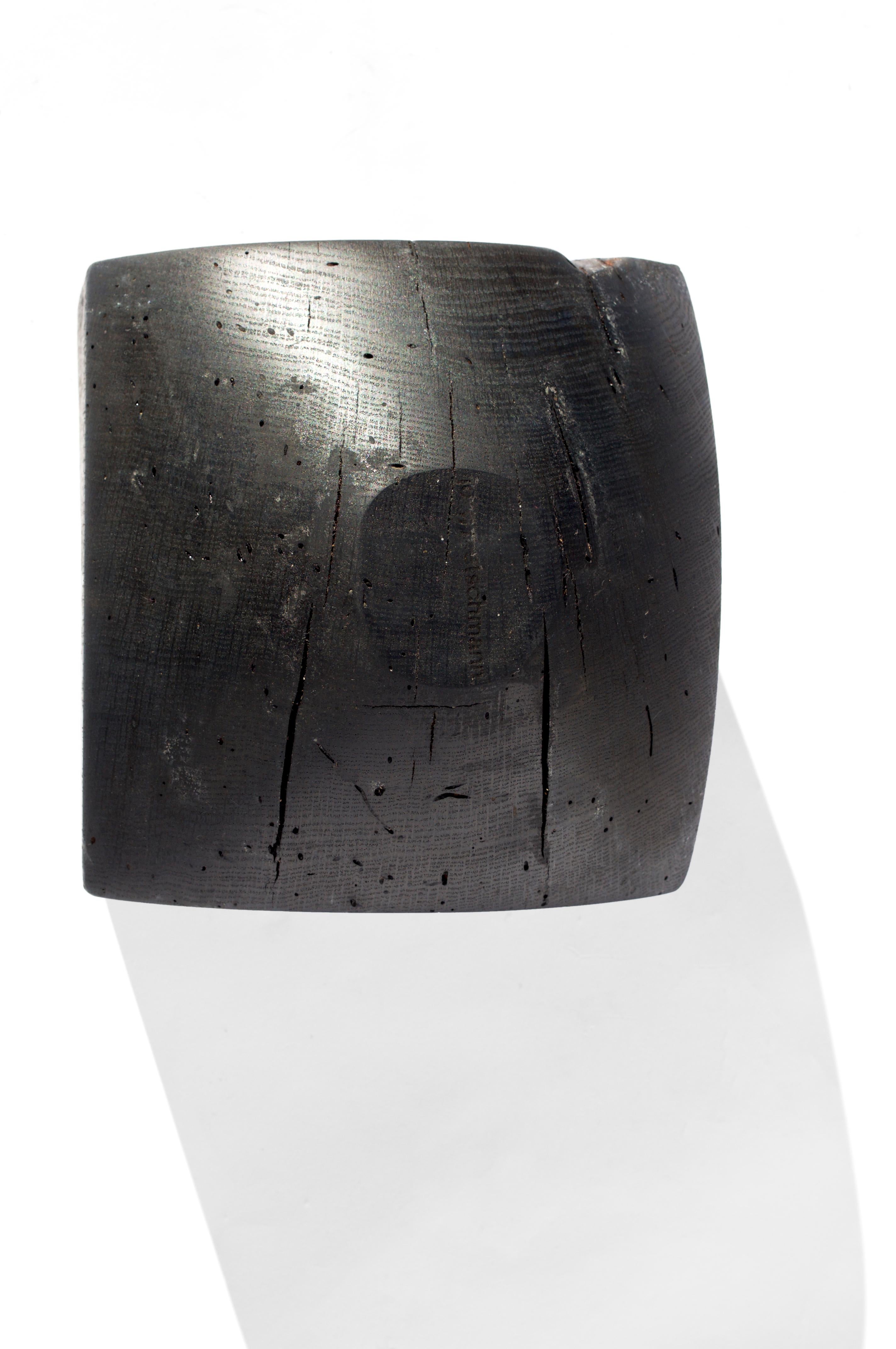 V21404 Gefäß aus oxidiertem Eichenholz von Jörg Pietschmann im Angebot 3