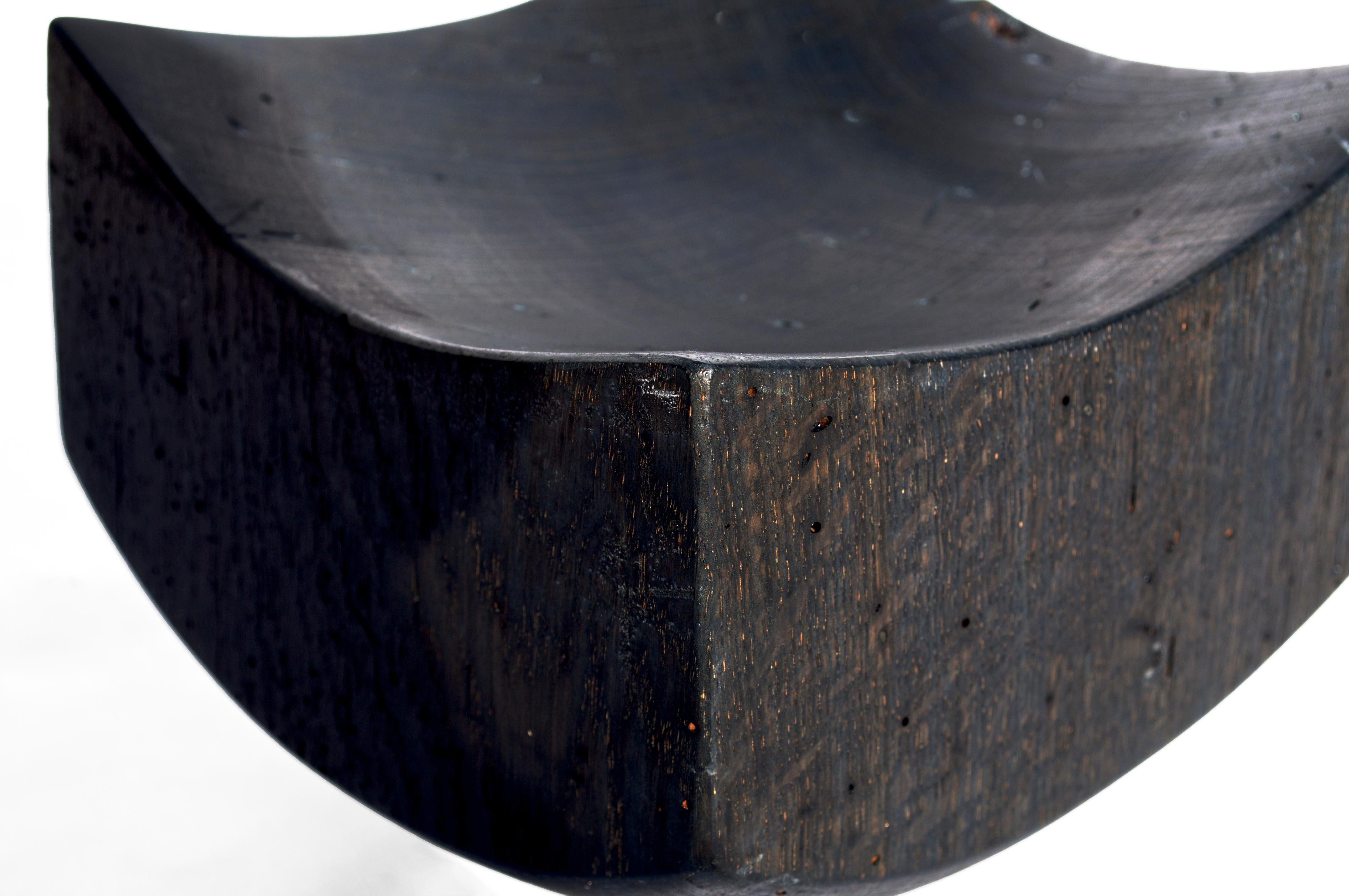 V21404 Gefäß aus oxidiertem Eichenholz von Jörg Pietschmann (Postmoderne) im Angebot