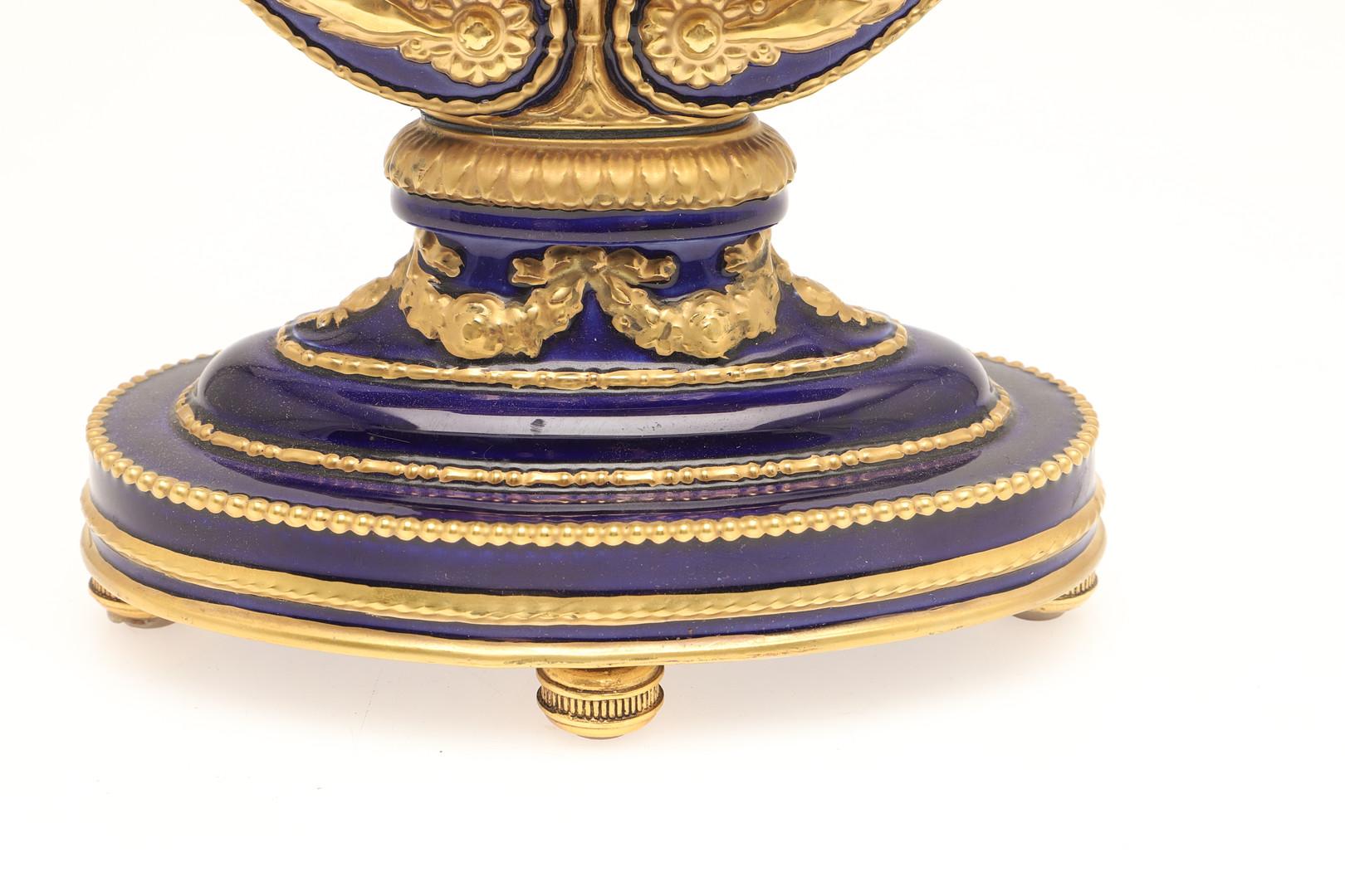 Malaysian V&A Marie-Antoinette Mantel Clock Sèvres Style Porcelain Gilt Bronze Decoration For Sale