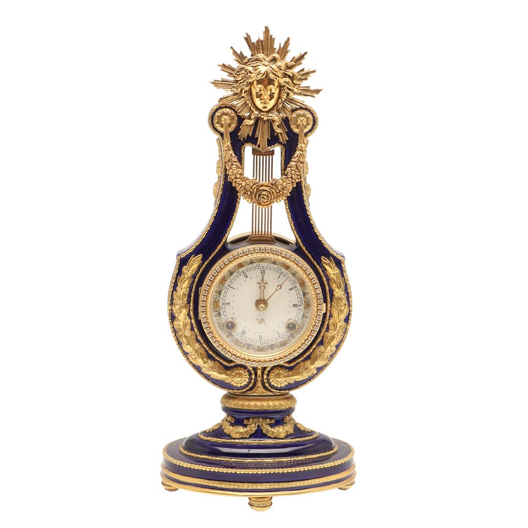 Brushed V&A Marie-Antoinette Mantel Clock Sèvres Style Porcelain Gilt Bronze Decoration For Sale