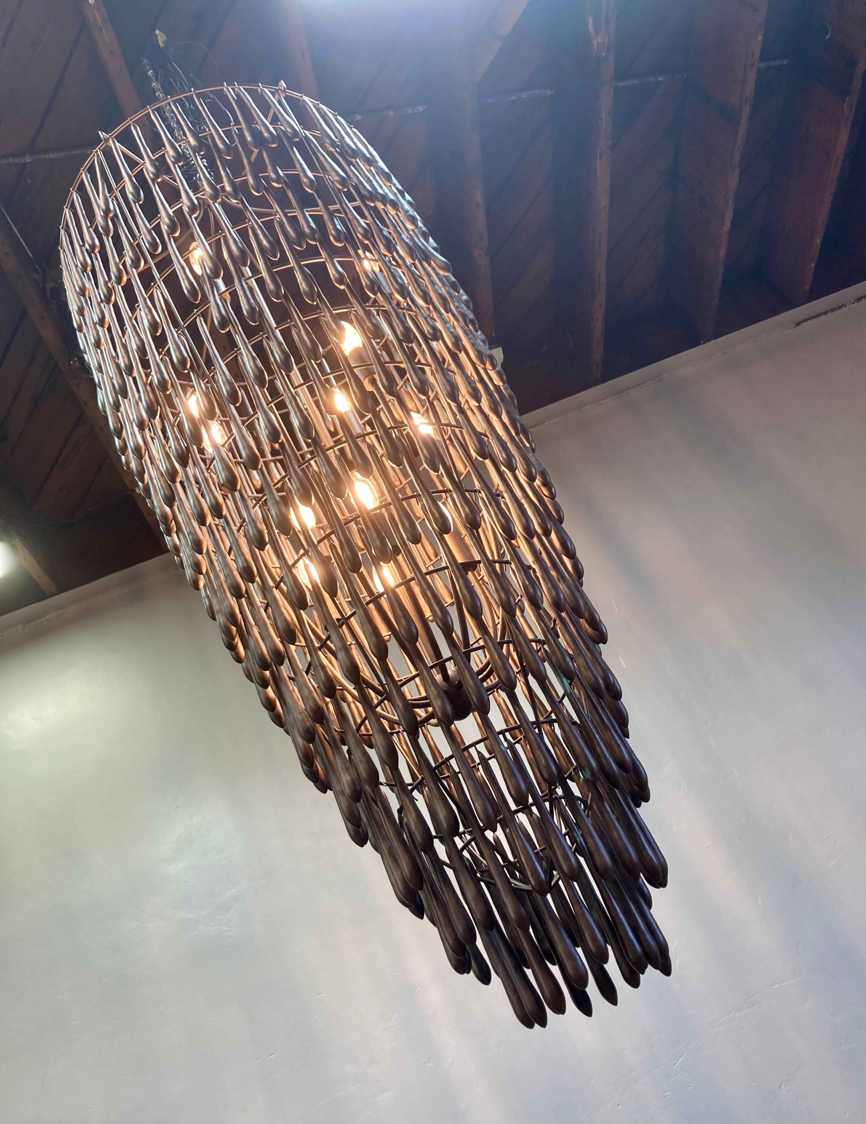 Lampadario alto Vacarro di Visual Comfort Co. In condizioni ottime in vendita a Alhambra, CA