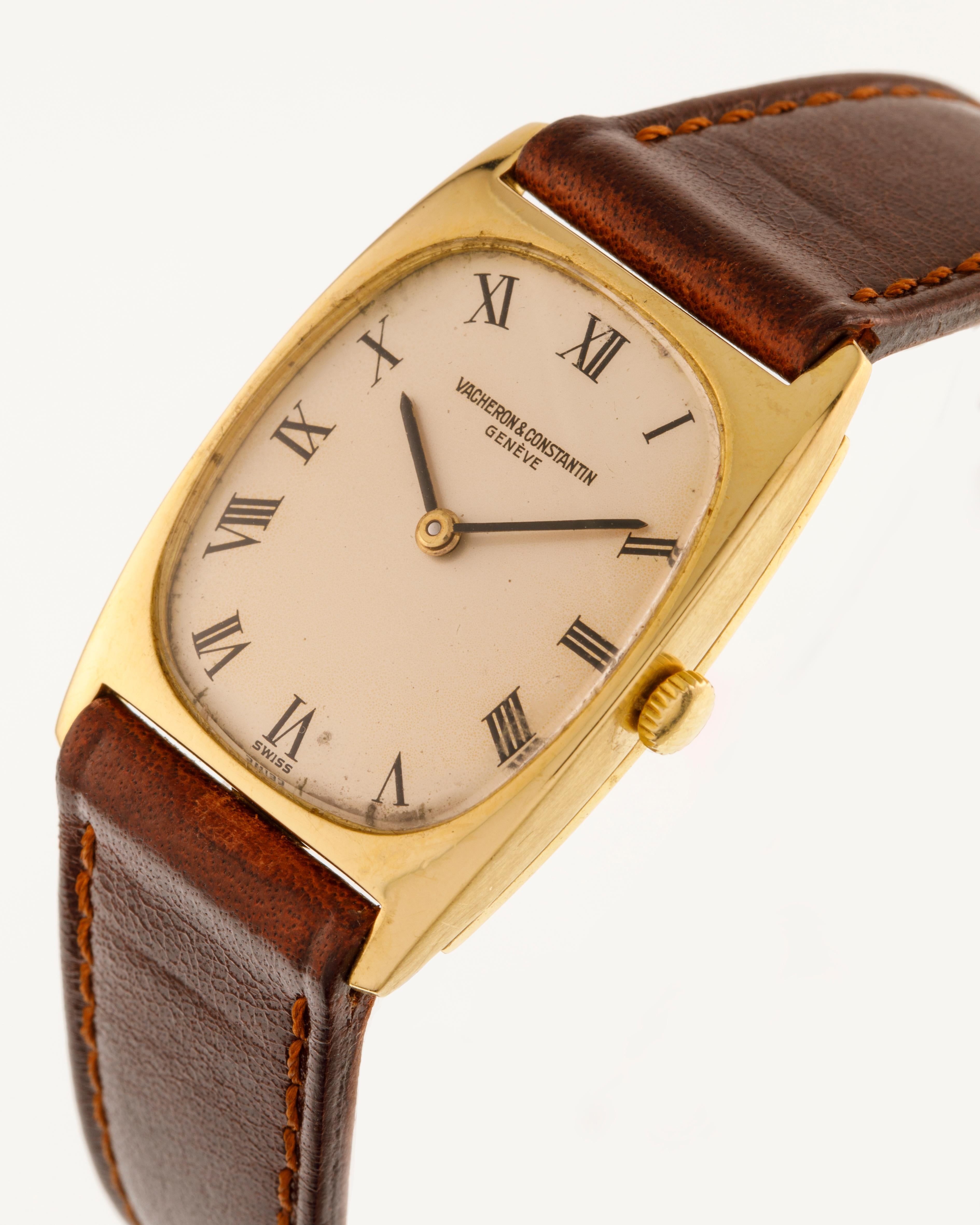Case: rectangular case in 18 kt yellow gold in two parts snap on back and crown.

Dial: white with Romans indexes, black graphics and buttons hands. 

Movement: manual winding 

Year: 1950 circa

 
The watch is accompanied by our certificate of