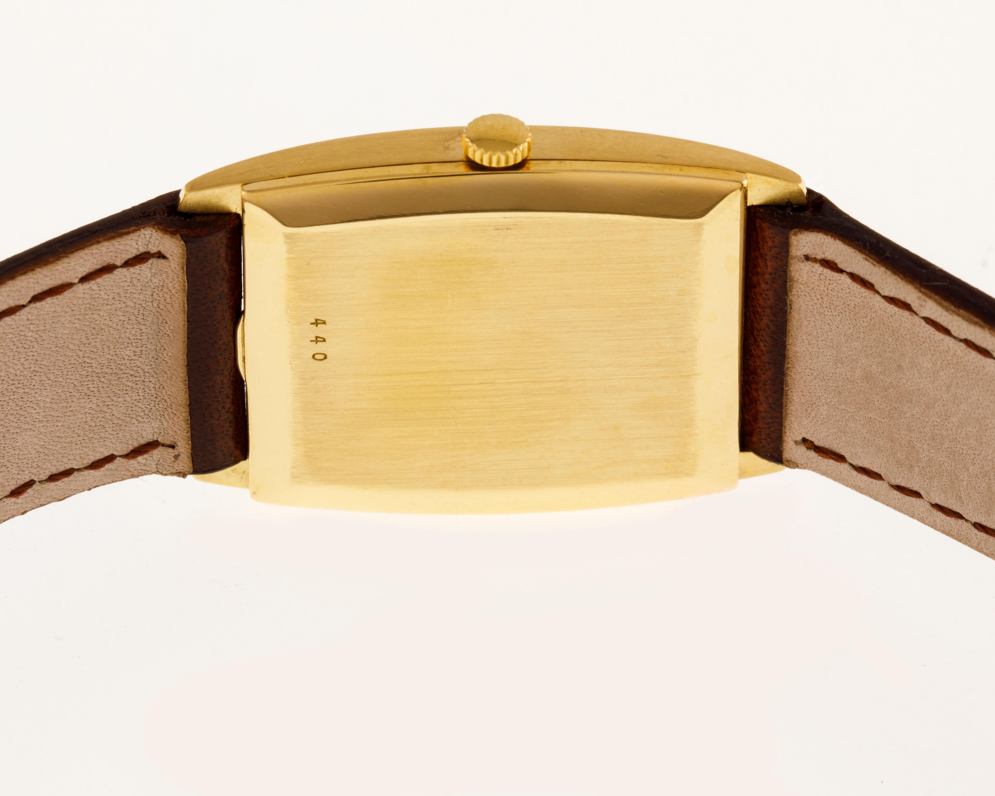 Vacheron & Constantin 18 Carat Yellow Gold Rectangular Wrist Watch from 1950's In Good Condition For Sale In Milan, IT