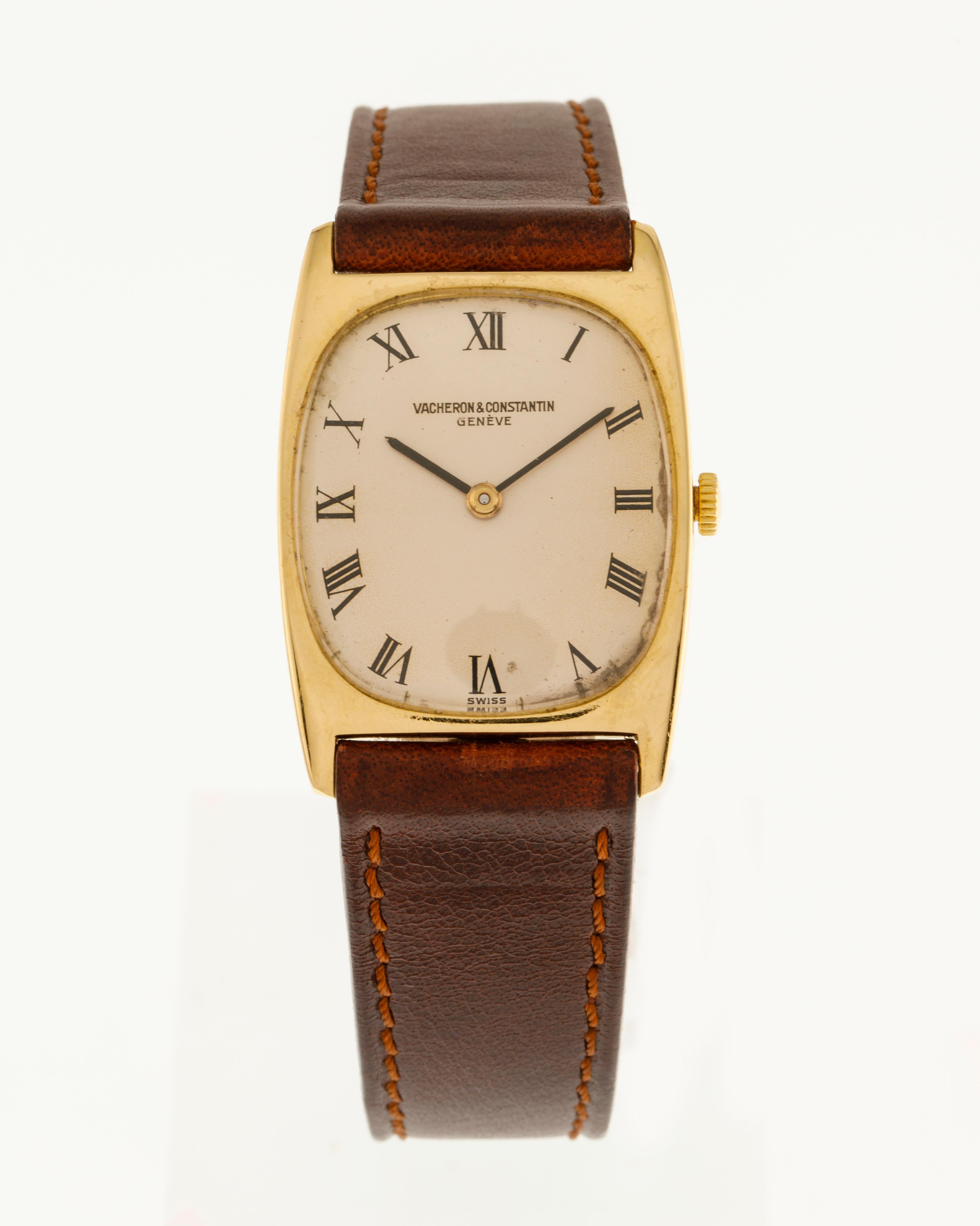 Women's or Men's Vacheron & Constantin 18 Carat Yellow Gold Rectangular Wrist Watch from 1950's For Sale