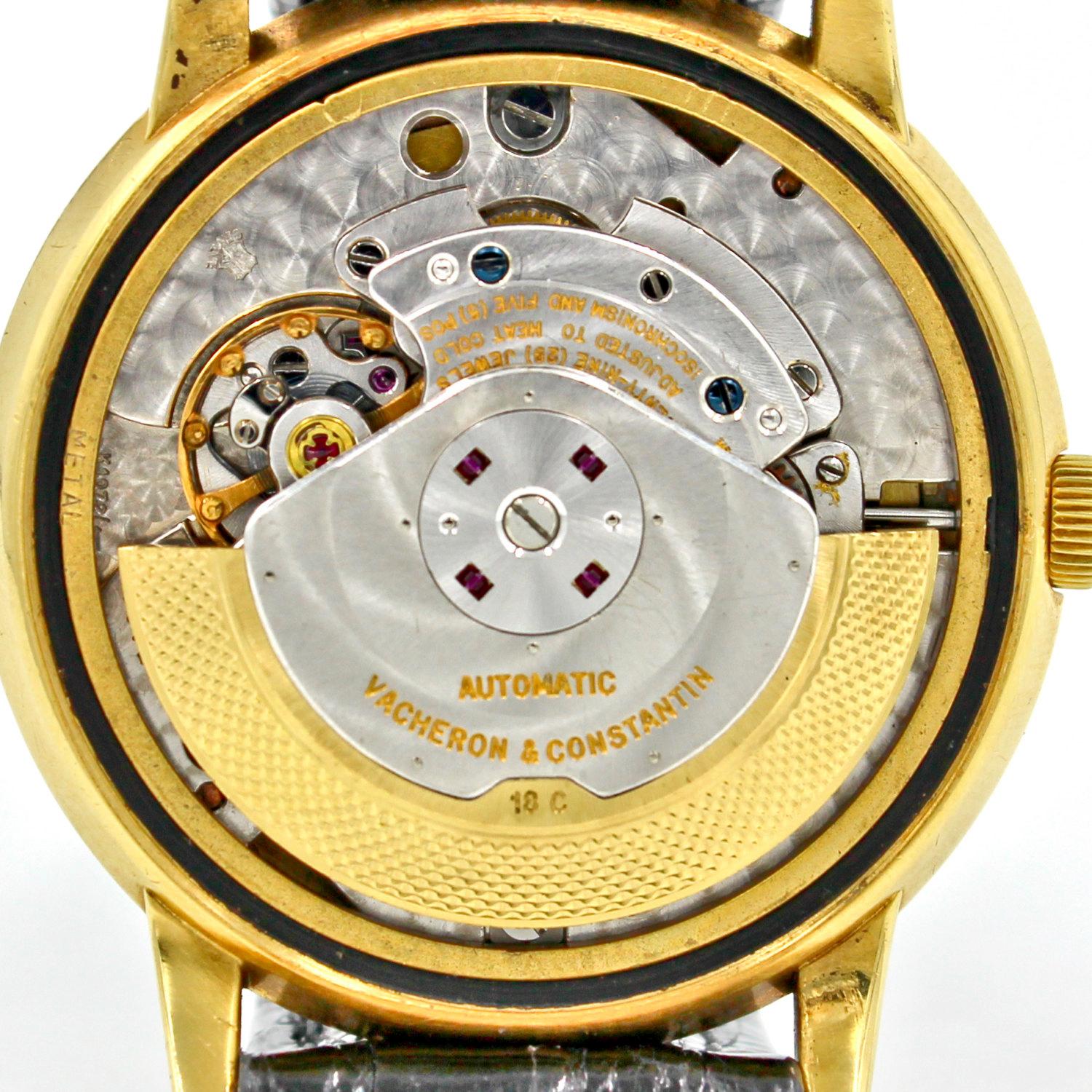 Retro Vacheron Constantin 18 Karat Yellow Gold Men's Wrist Watch with Textured Dial For Sale