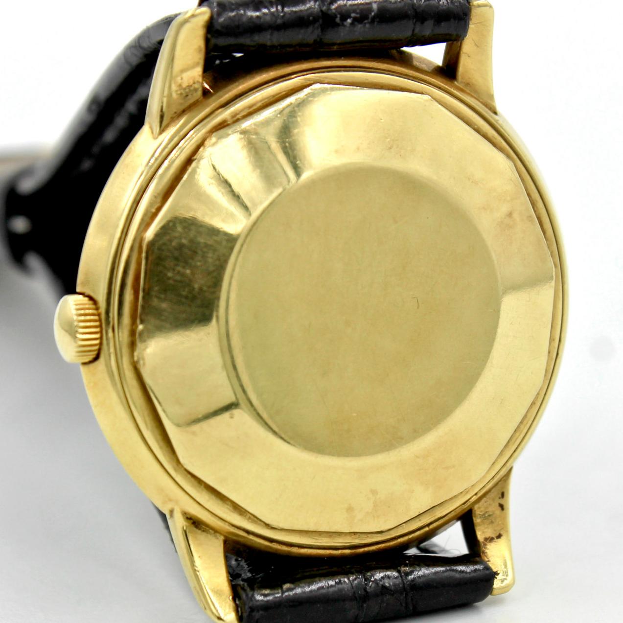 Vacheron Constantin 18 Karat Yellow Gold Men's Wrist Watch with Textured Dial In Fair Condition For Sale In Fort Lauderdale, FL