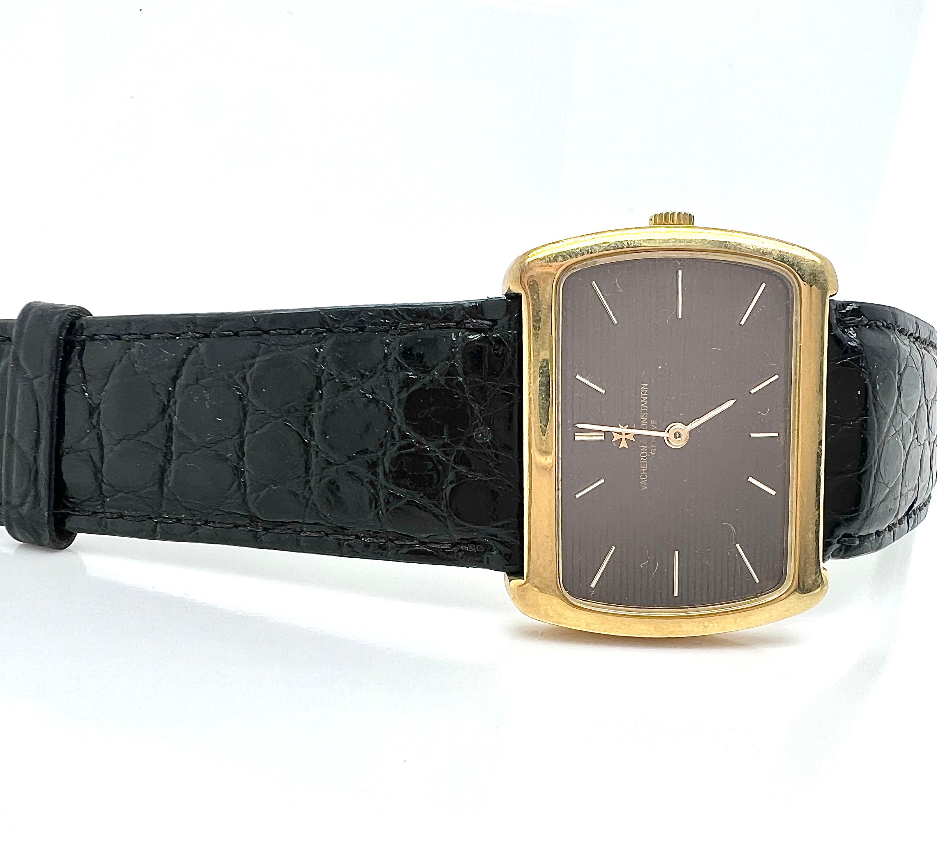 Vacheron Constantin Montre à bracelet en or jaune 18 carats et cuir Excellent état - En vente à New York, NY