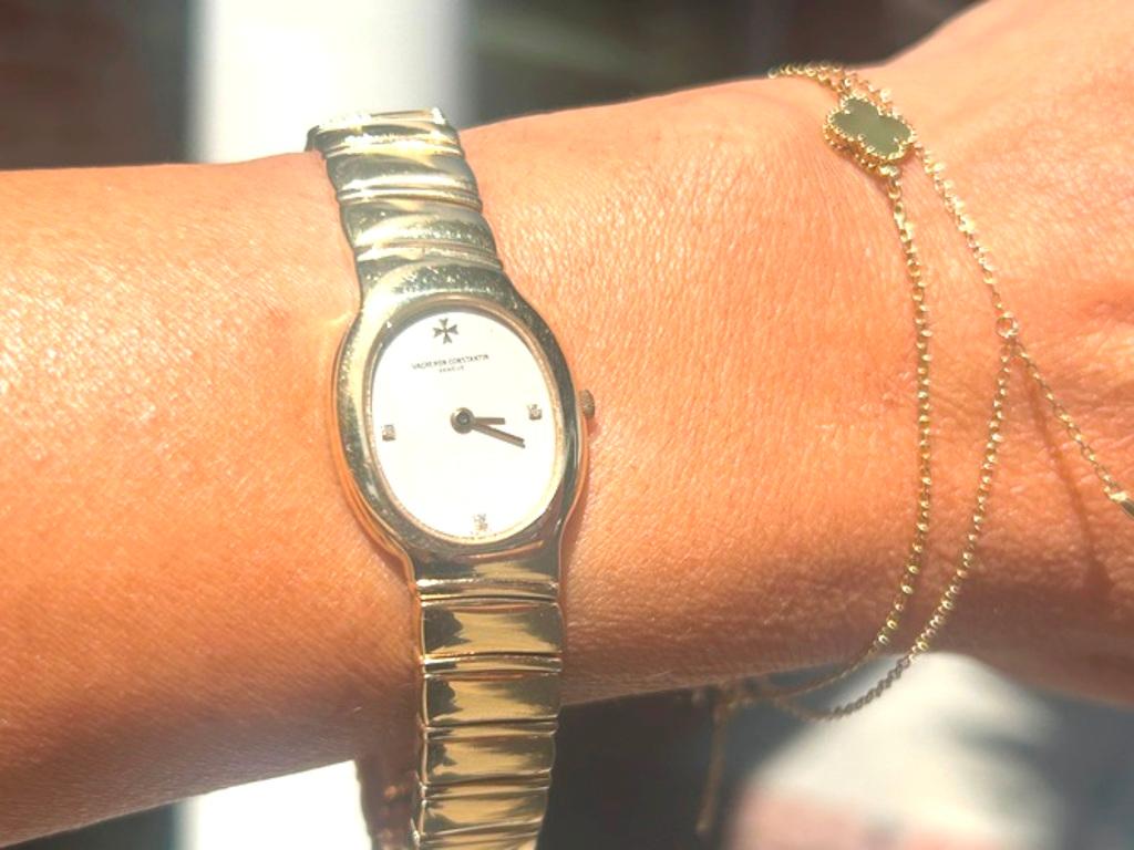 Vacheron & Constantin: 18 Karat Gelbgold Quarzuhr 27536, Vacheron & Constantin im Zustand „Gut“ im Angebot in Beverly Hills, CA