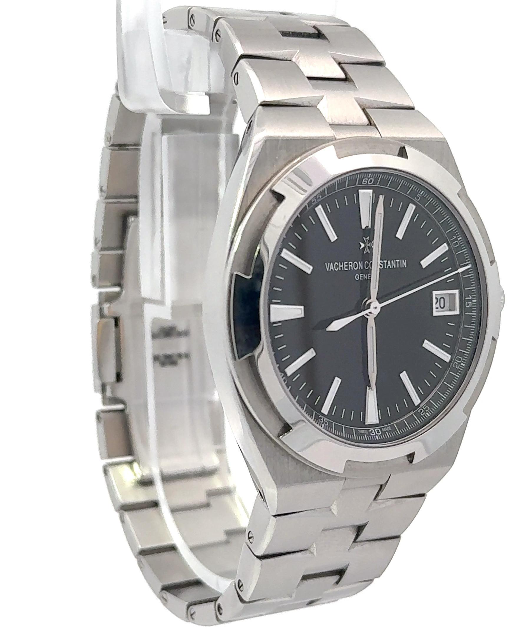 Vacheron Constantin 2020 Overseas 4500V Stainless Wrist Watch w/ Box and Papers For Sale 2