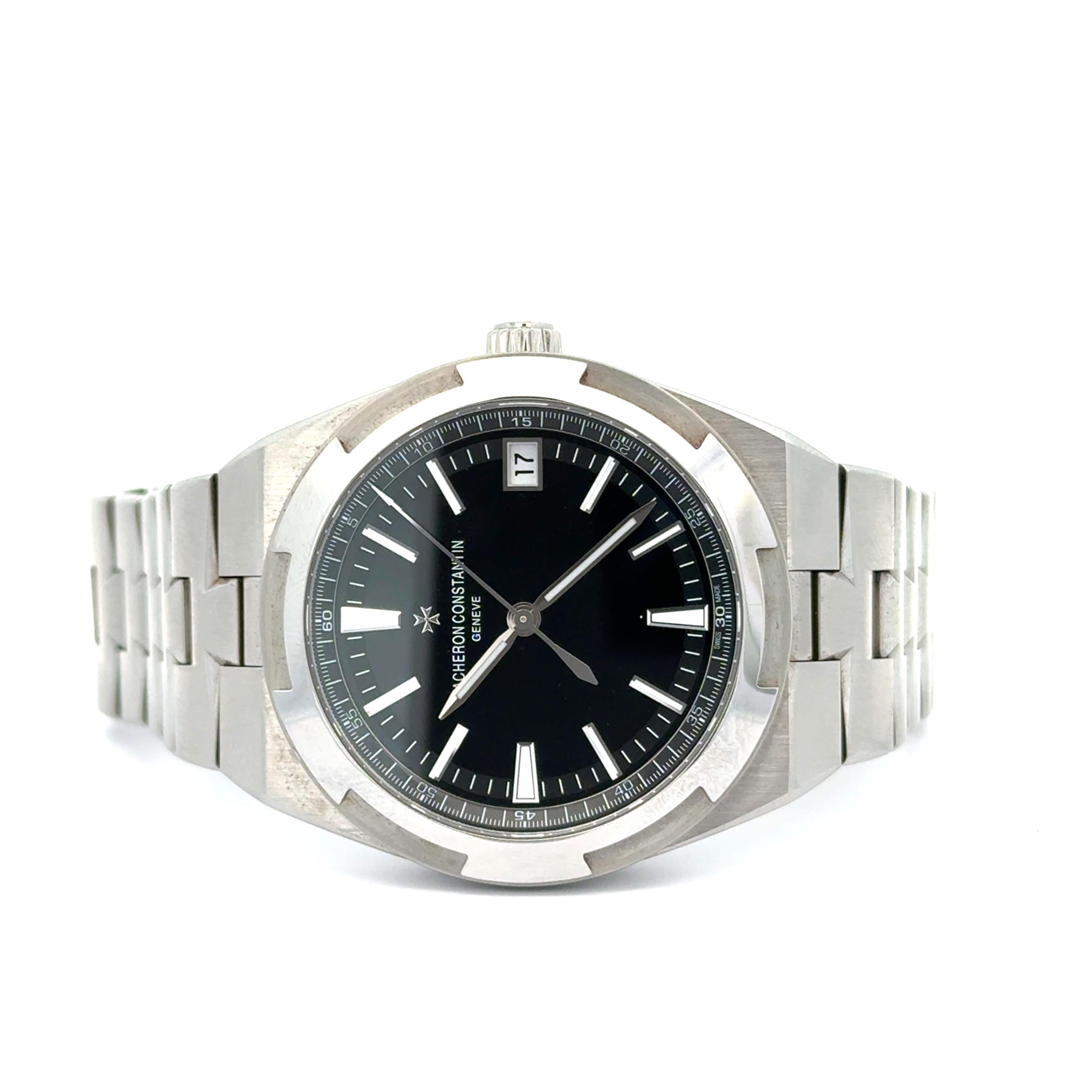 Vacheron Constantin 2020 Overseas 4500V Stainless Wrist Watch w/ Box and Papers For Sale 4