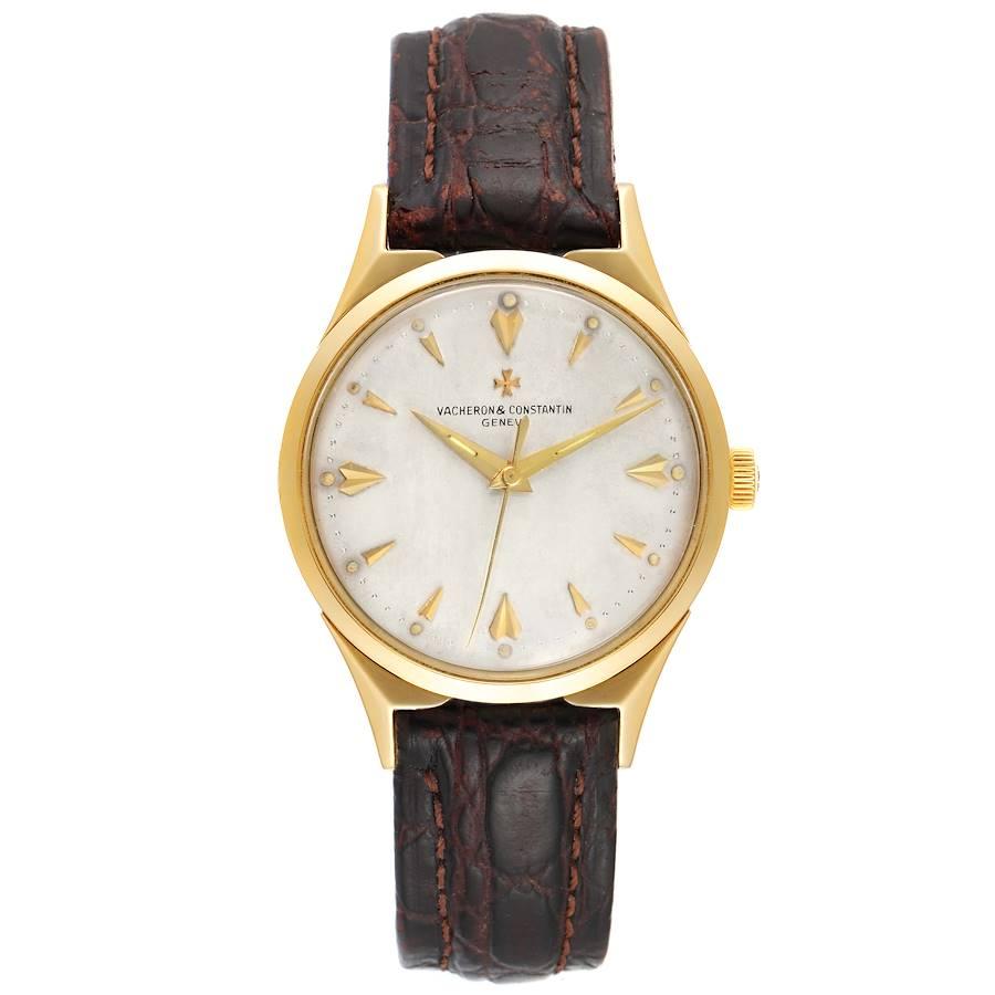 Vacheron Constantin 35 mm 18k Gelbgold Silber Zifferblatt Vintage By Herrenuhr. Uhrwerk mit Handaufzug. Gehäuse aus 18 Karat Gelbgold mit einem Durchmesser von 35,0 mm. Konkave Bandanstöße. Lünette aus 18 Karat Gelbgold. Acrylglas, dem Untergang