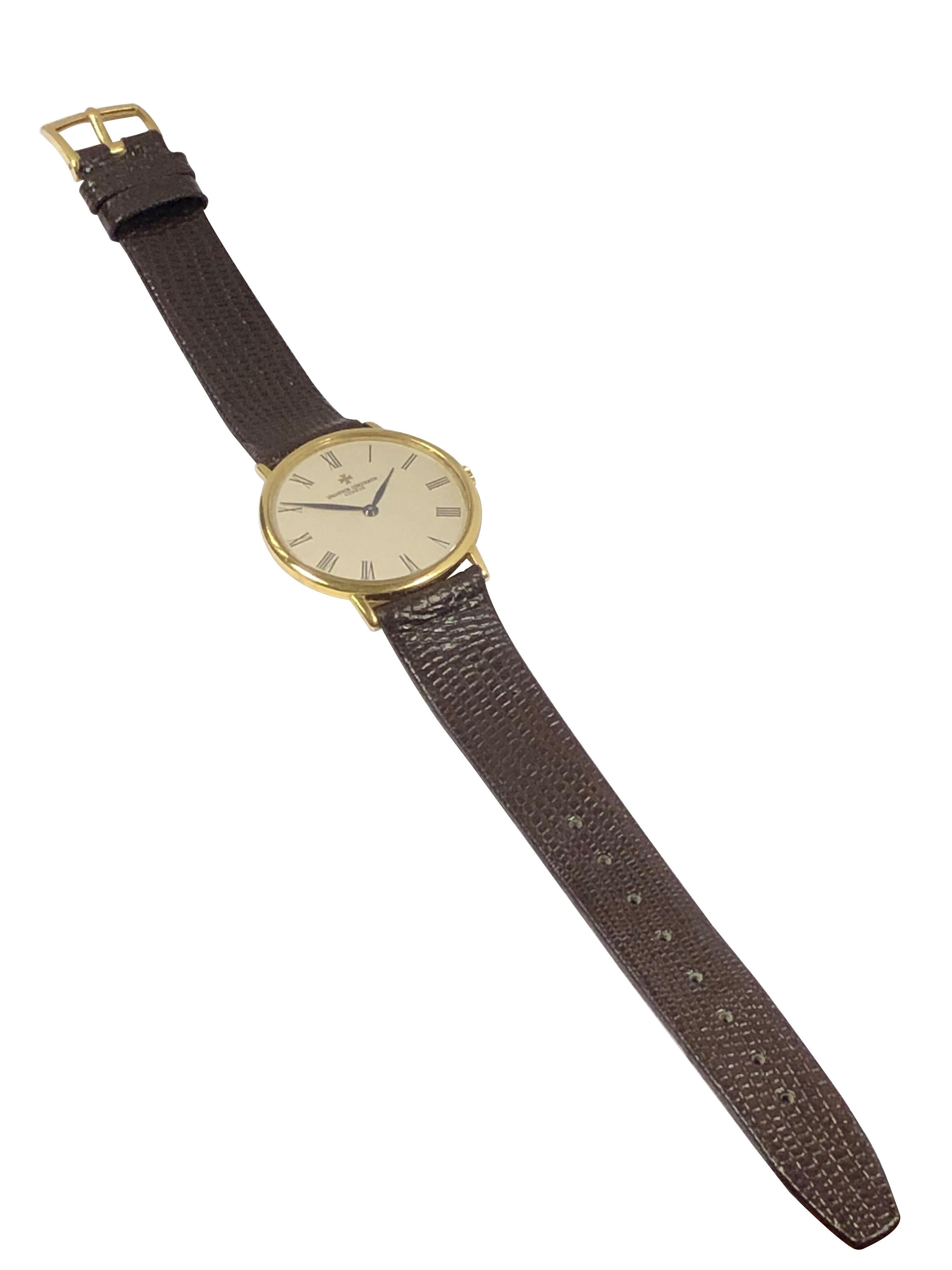 Vacheron Constantin 39019 Classic Montre-bracelet mécanique en or jaune en vente 1