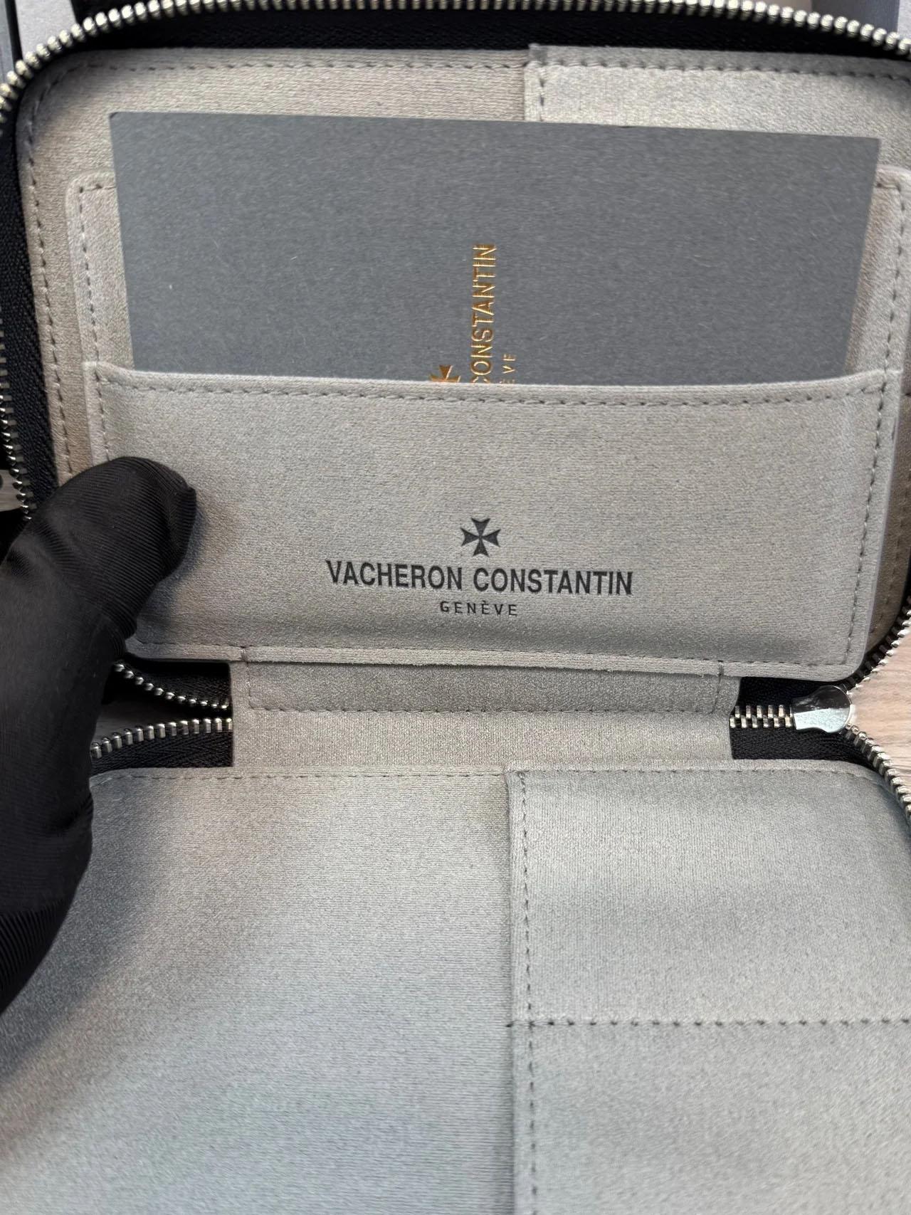 Vacheron Constantin Cadran Bleu Acier Historiques 222 Référence # 4200H/222A-B934 en vente 11