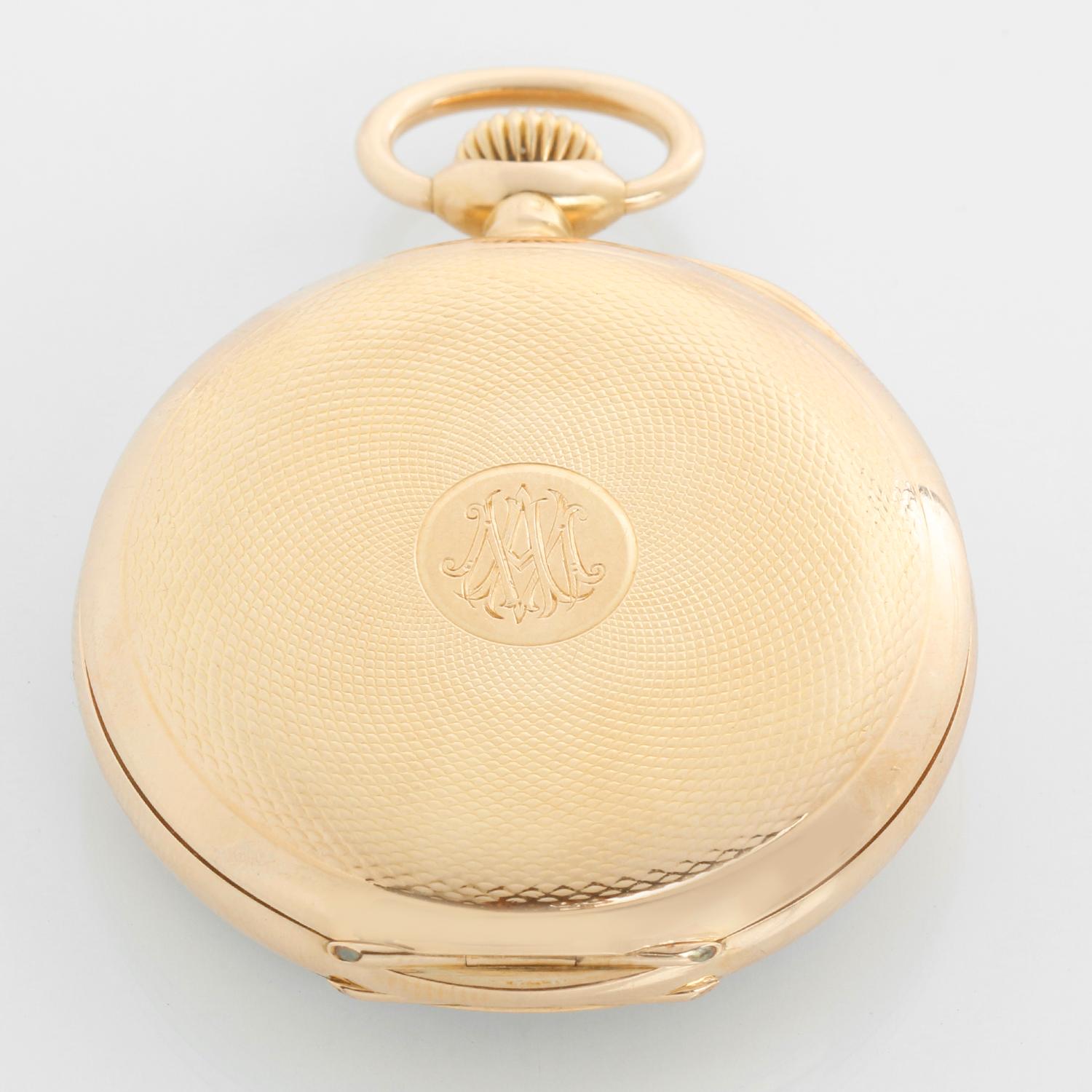 Reloj de bolsillo Vacheron Constantin Chronometre Royal de oro amarillo de 18 quilates - cuerda manual. Cronómetro Real. Caja de oro amarillo de 18 quilates con iniciales en el fondo (47 mm). Esfera blanca con números arábigos y segundero a las 6.
