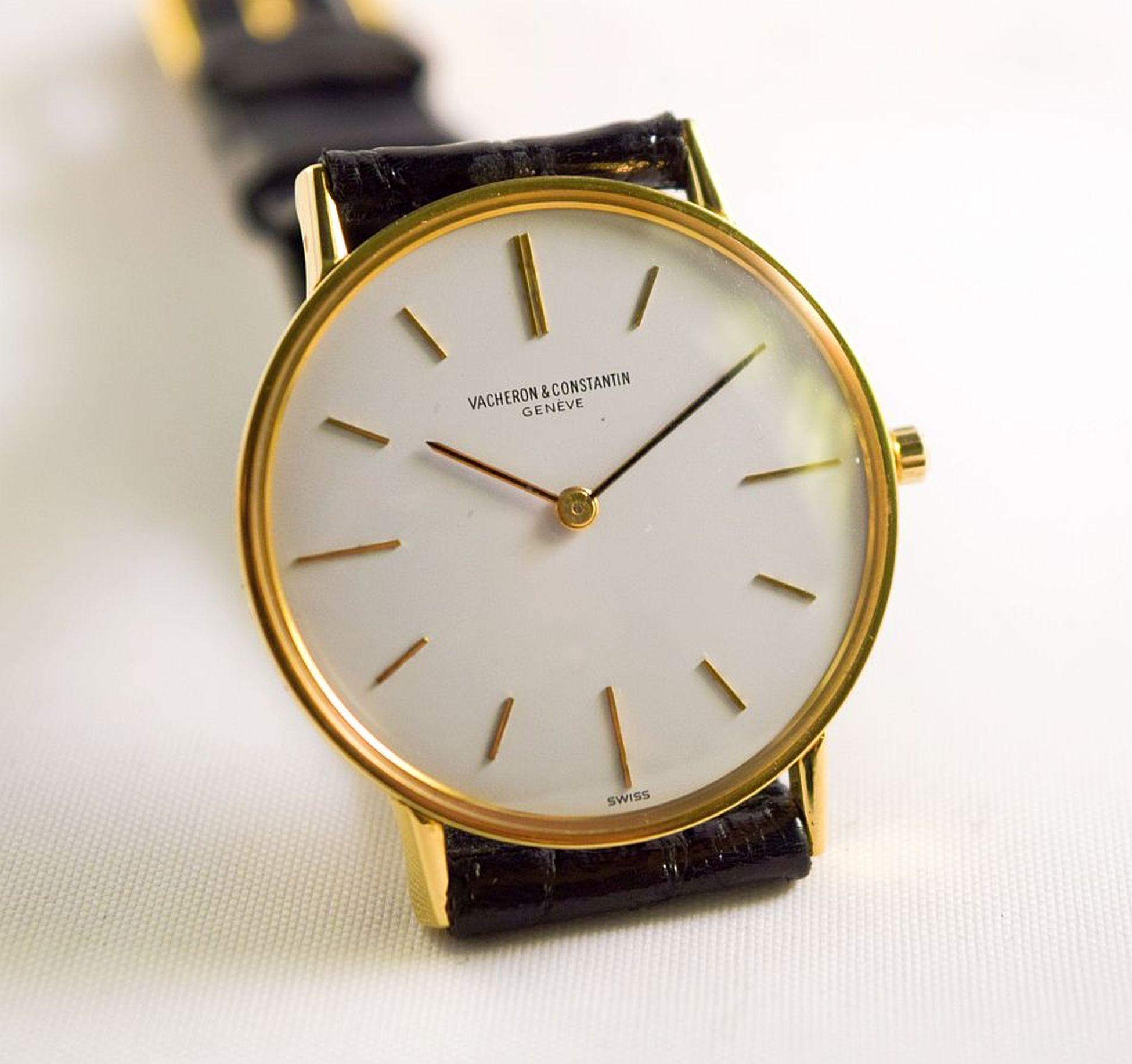 Vacheron Constantin extra schlank, super elegant mit einem Gehäuse aus 18-karätigem Gelbgold im Zustand „Gut“ in London, GB